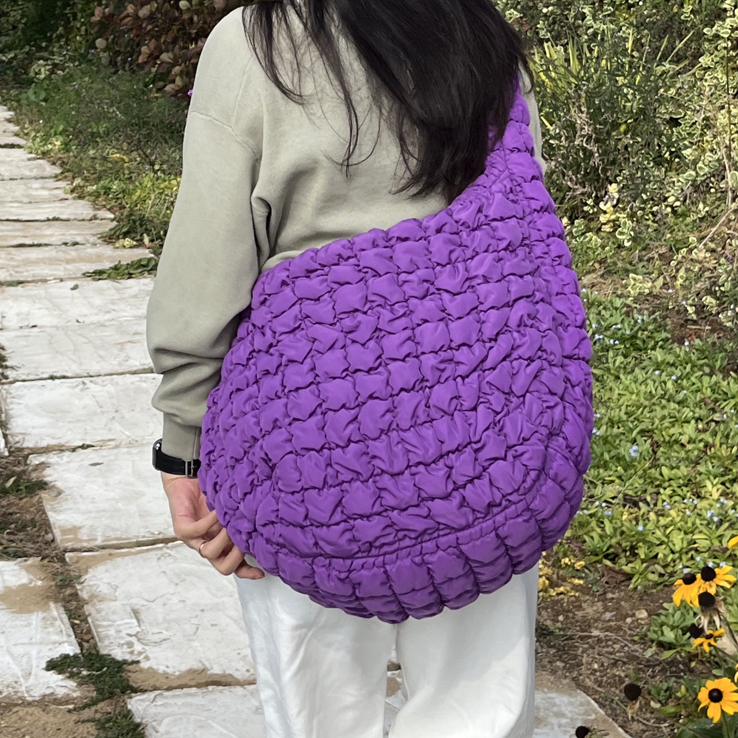COS Quilted Oversized Shoulder Bag Purple 착용 스타일