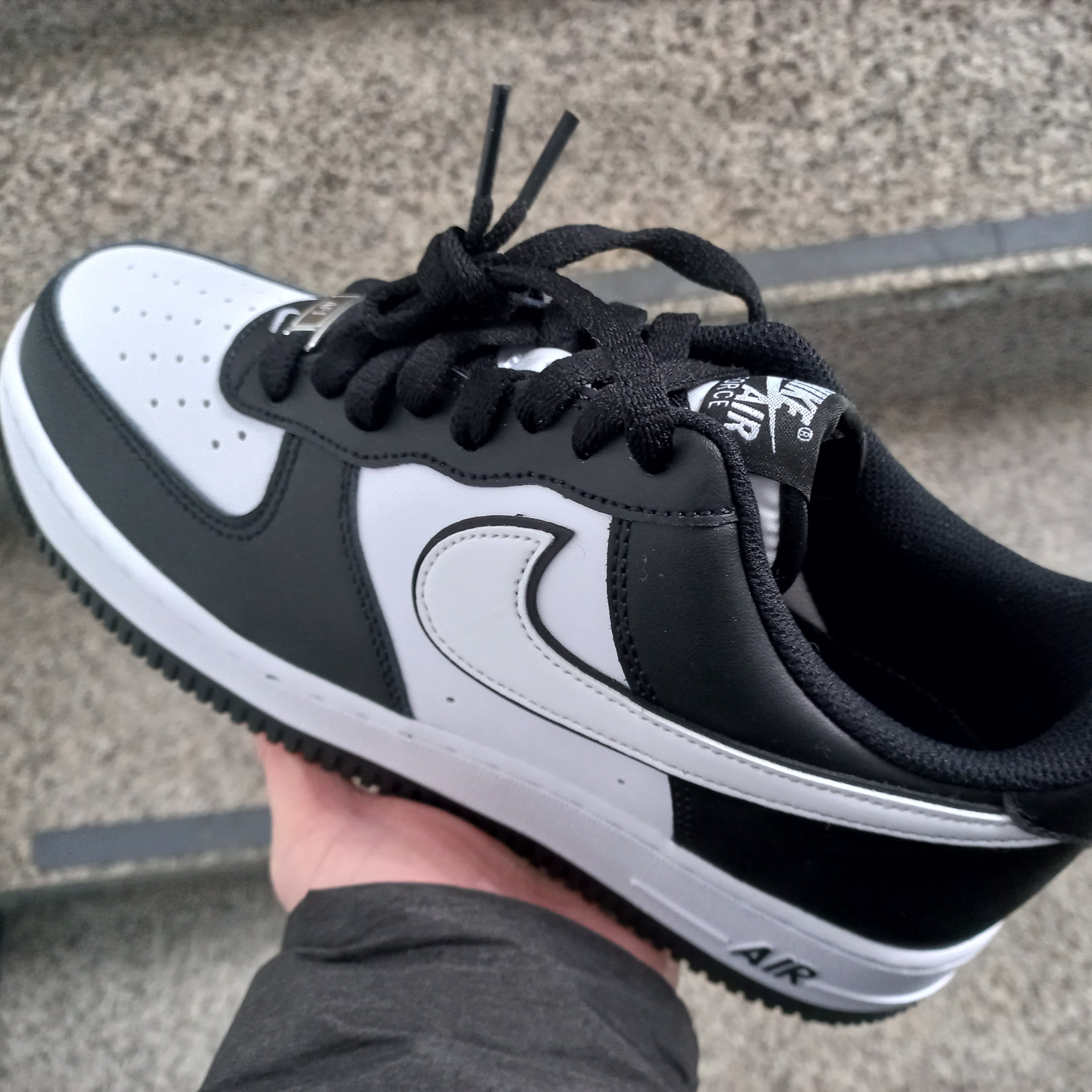 Nike Air Force 1 '07 Black White 착용 스타일 - 2