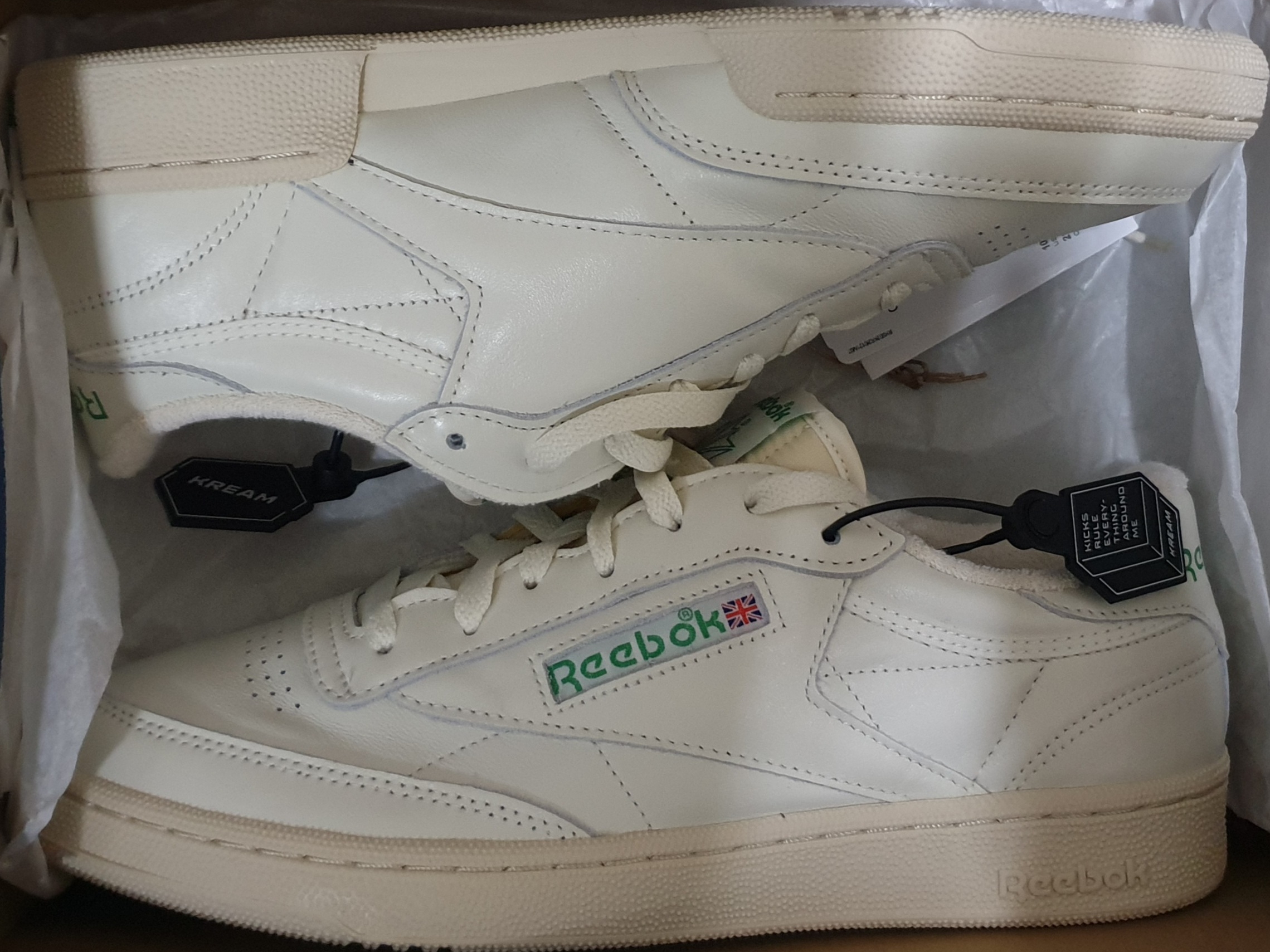 Reebok Club C 85 Vintage Chalk Green 착용 스타일