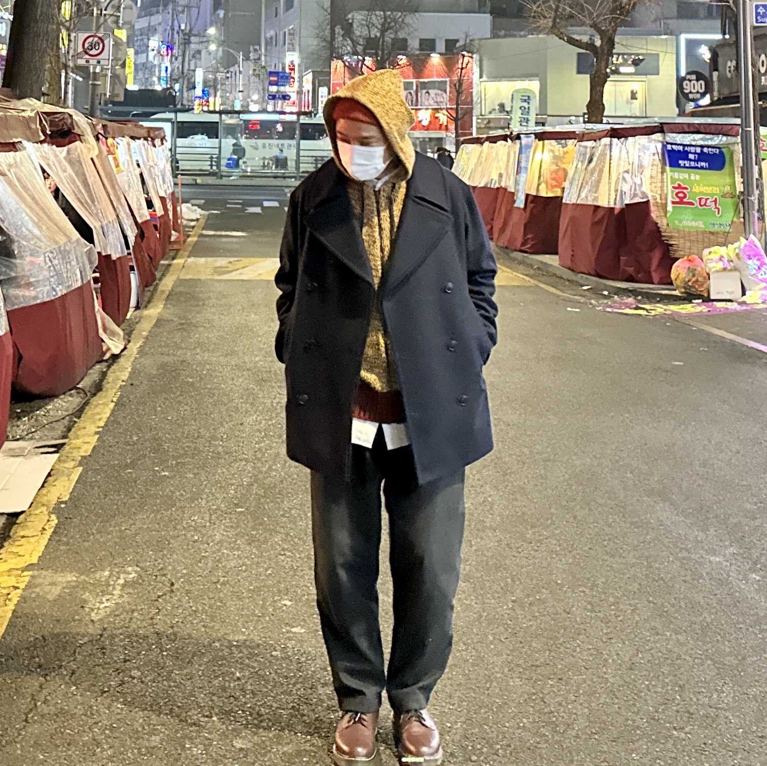 Uniqlo +J Wool Blend OverSized Peacoat Navy, Dr. Martens x Undercover 1461 Cherry Red 착용 스타일 - 3
