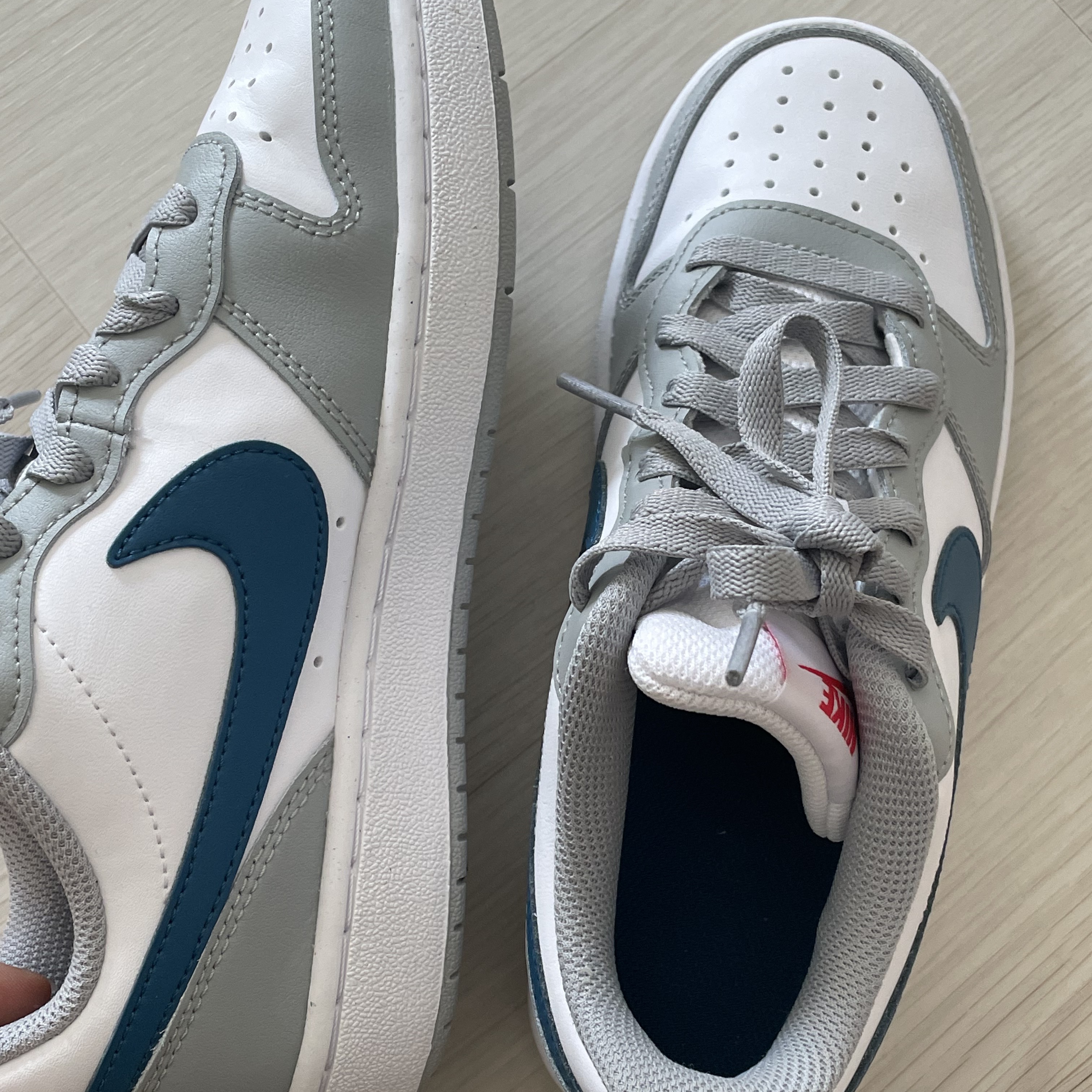 (GS) Nike Court Borough Low 2 Light Smoke Grey 착용 스타일 - 1