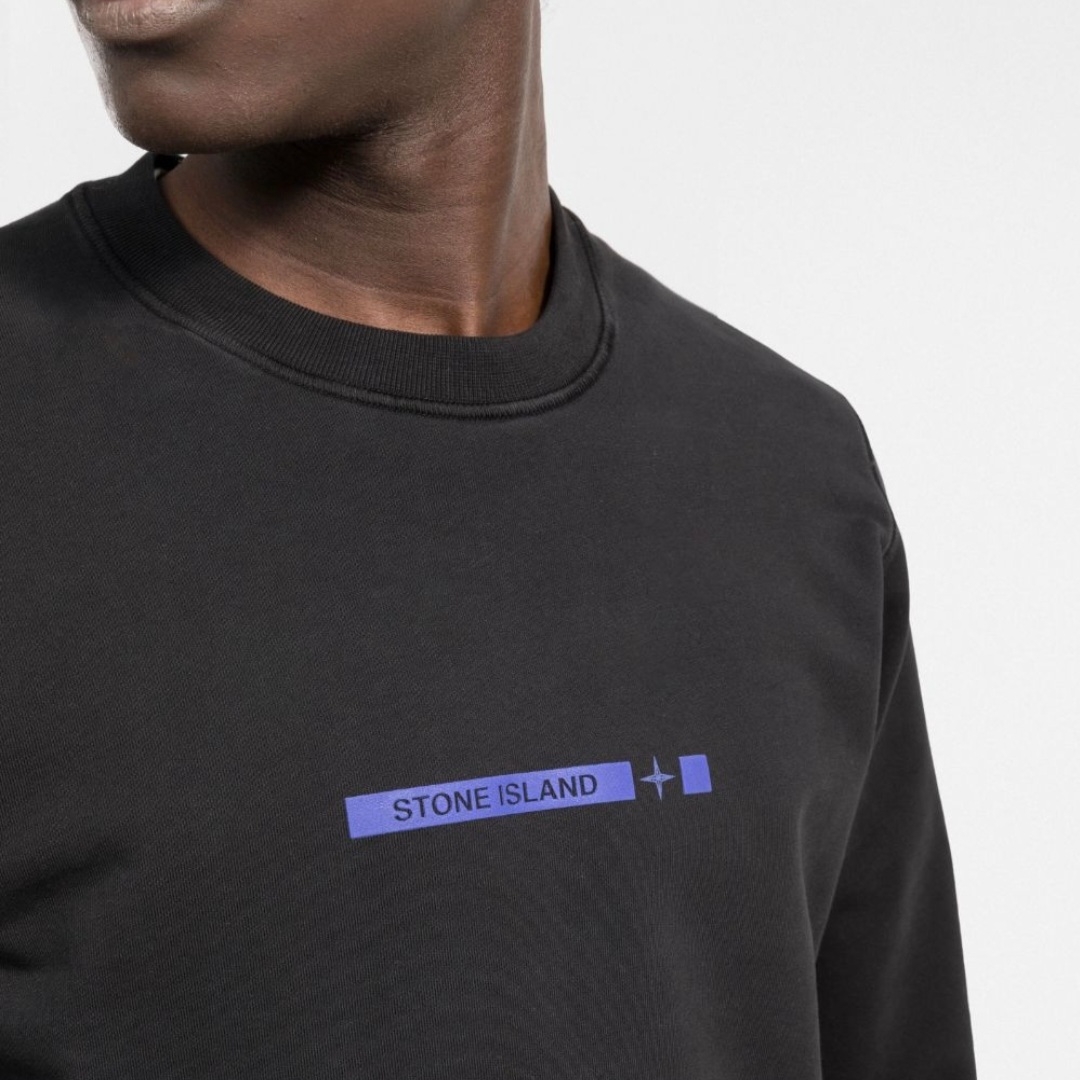 Stone Island 63085 Logo Print Cotton Sweatshirt Black - 22SS 착용 스타일 - 5