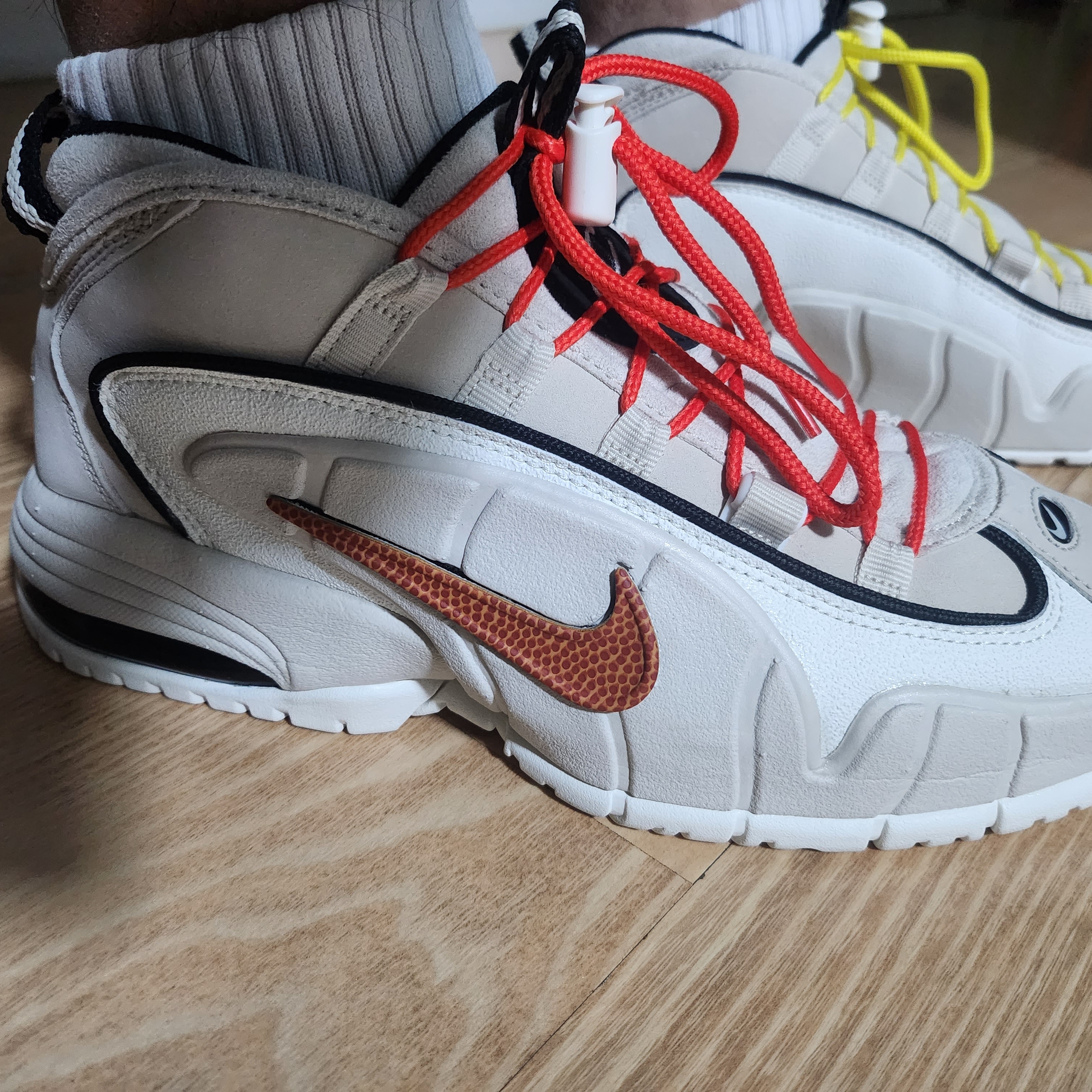 Nike x Social Status Air Max Penny 1 Recess Desert Sand 착용 스타일 - 1