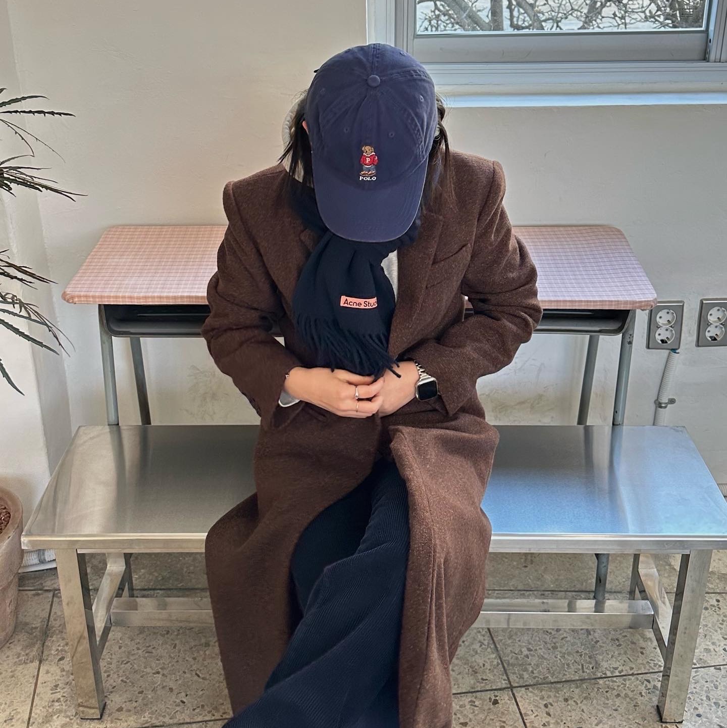 Acne Studios Narrow Wool Fringe Muffler Navy, Acne Studios Wool Fringe Muffler Navy Blue 착용 스타일