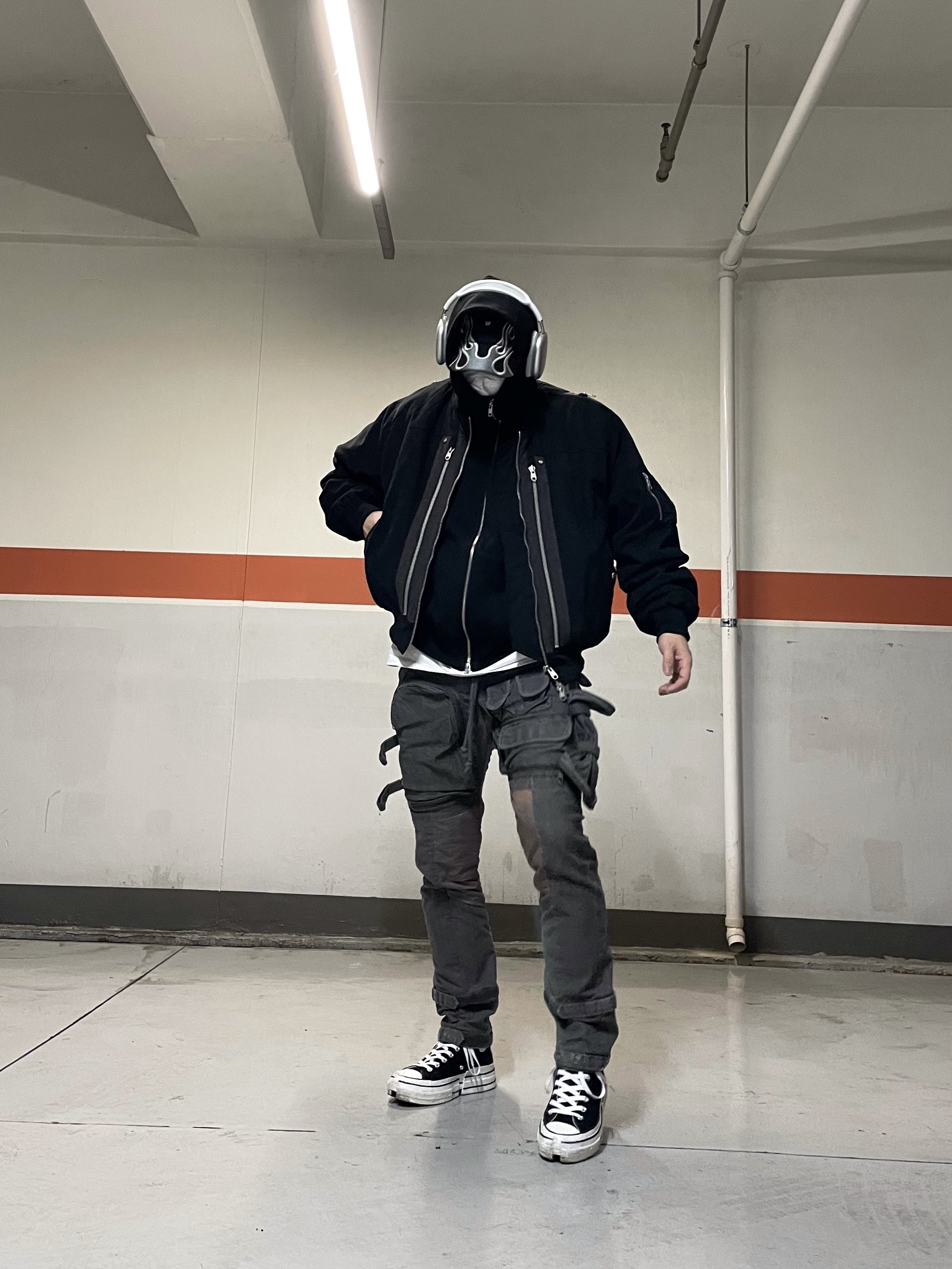 Undermycar Rumlow Back Zip Cotton Garment Bomber Dark Gull - 22FW, Converse x Feng Chen Wang Chuck 70 2-in-1 Natural Ivory Black 착용 스타일 - 2