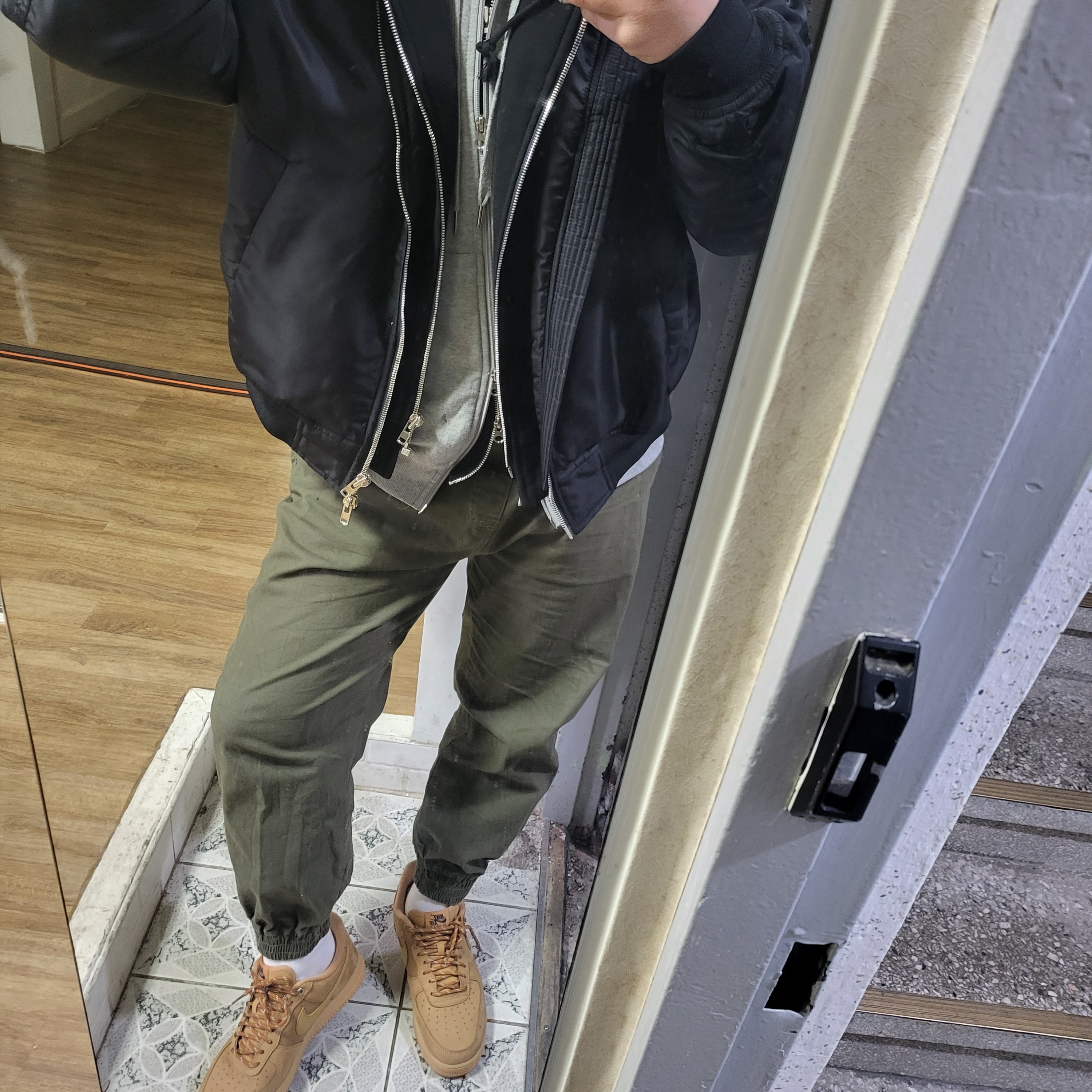 Nike Air Force 1 '07 WB Flax, Juun.J Detachable Hood MA-1 Jumper Black - 22FW 착용 스타일
