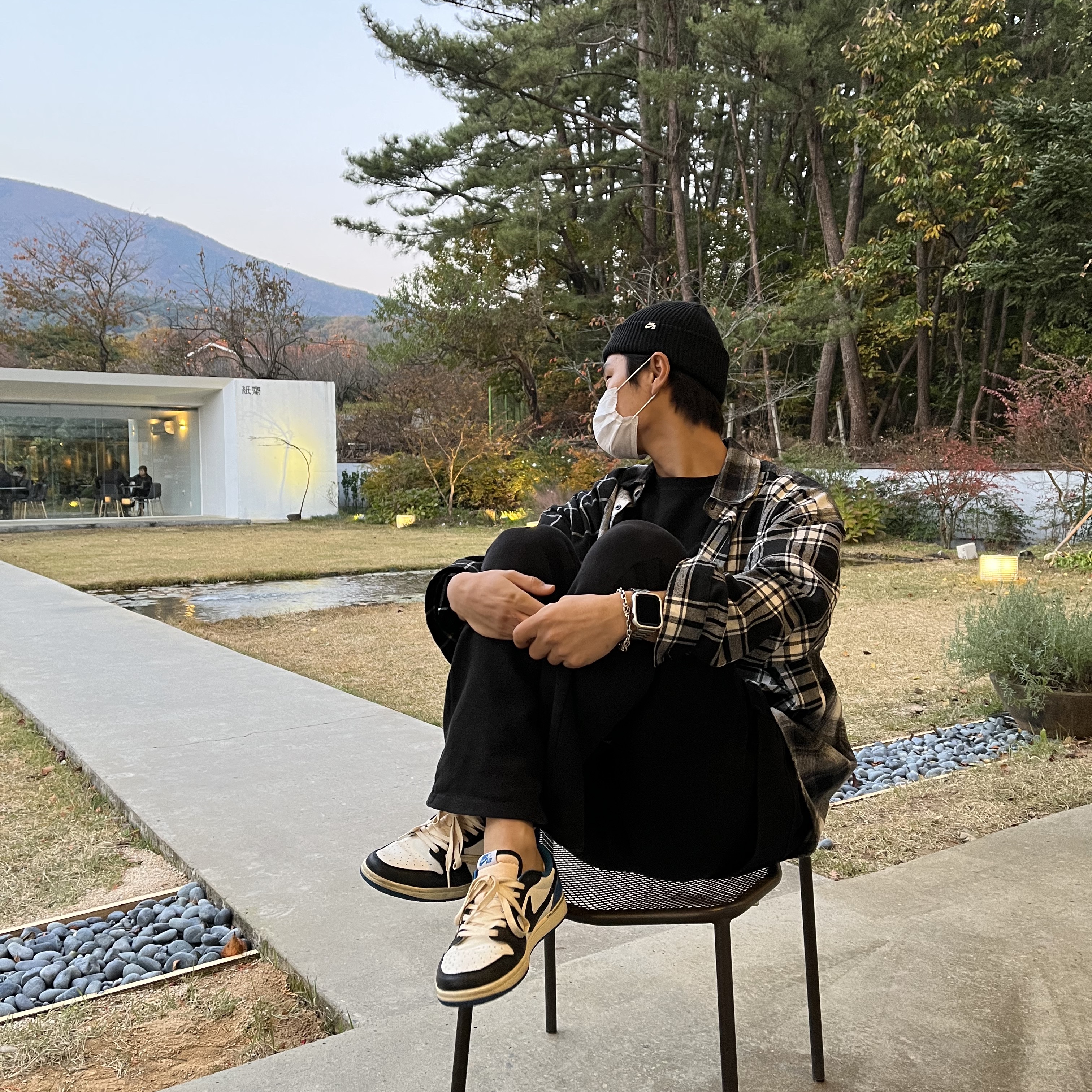 Jordan 1 x Travis Scott x Fragment Retro Low OG SP Military Blue 착용 스타일