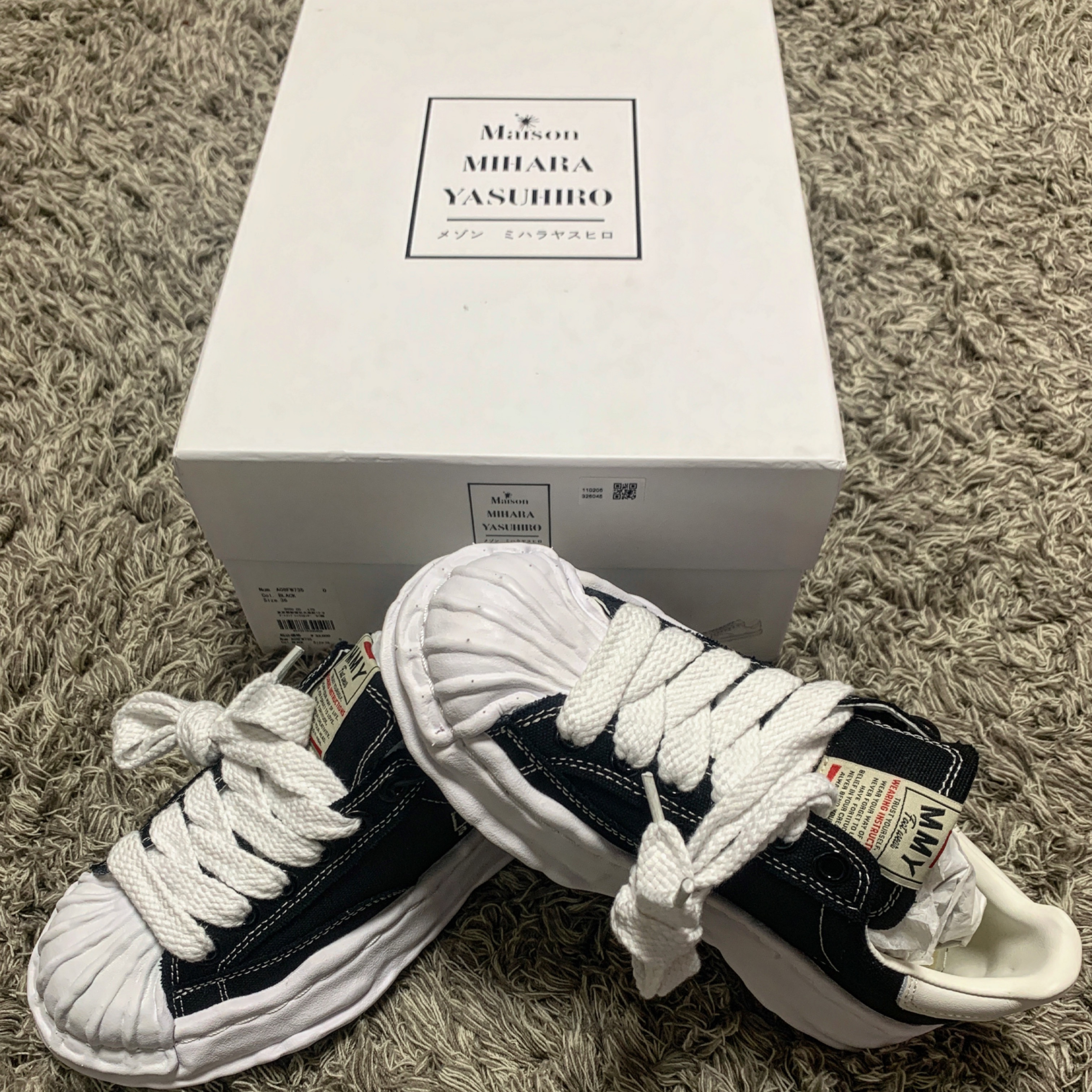 Maison Mihara Yasuhiro Blakey OG Sole Canvas Low-top Sneakers Black White 착용 스타일