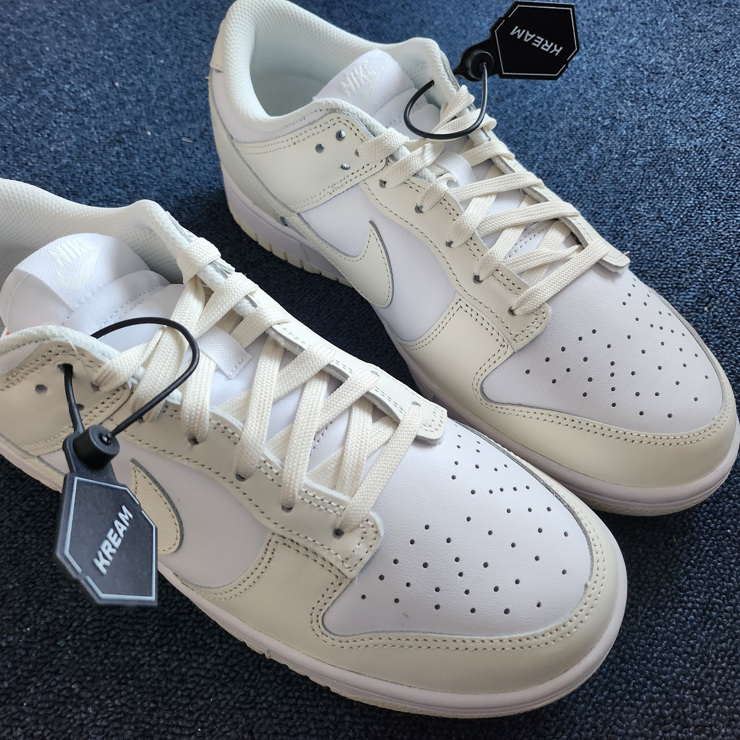 (W) Nike Dunk Low White and Sail 착용 스타일 - 2