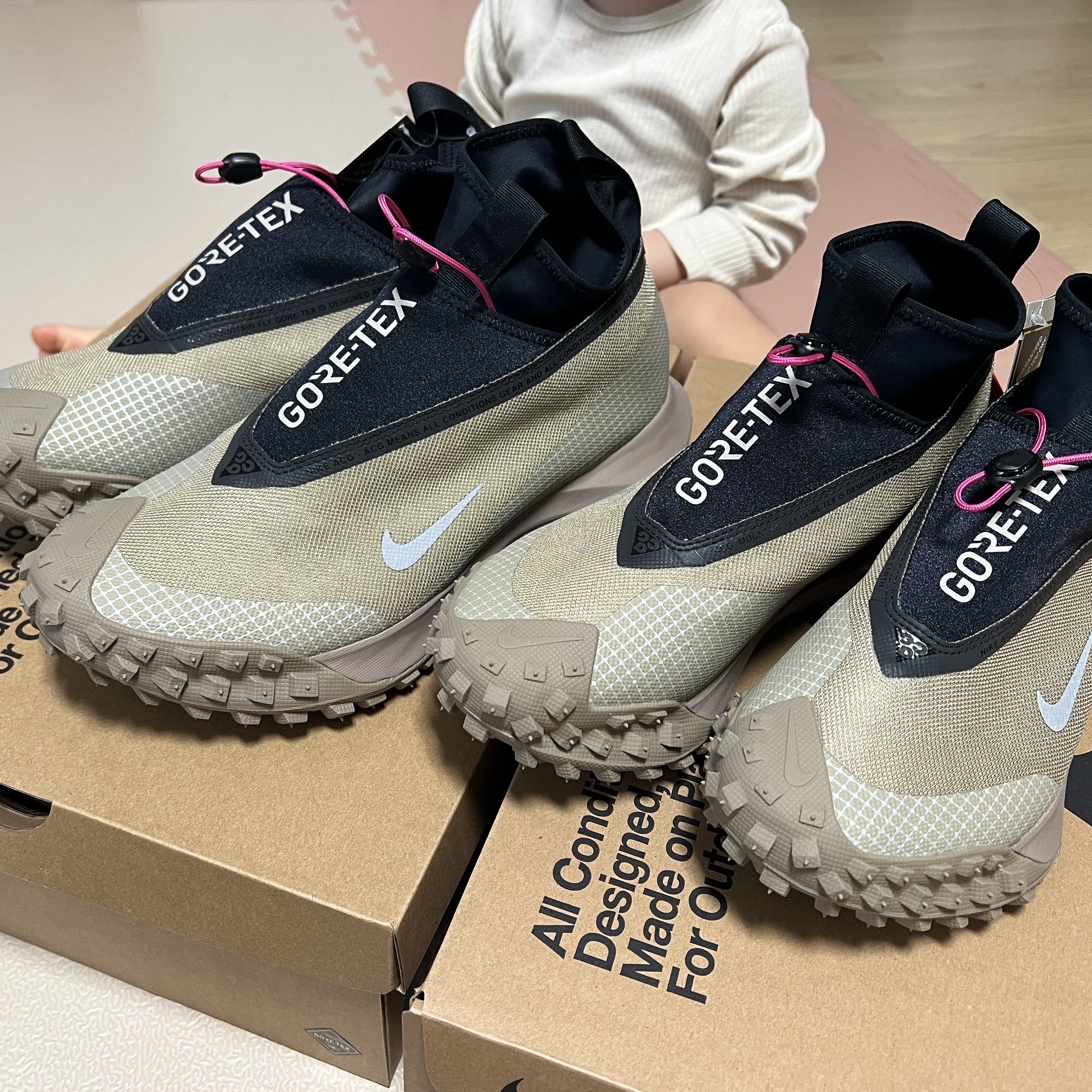 Nike ACG Mountain Fly Gore-Tex Khaki 착용 스타일