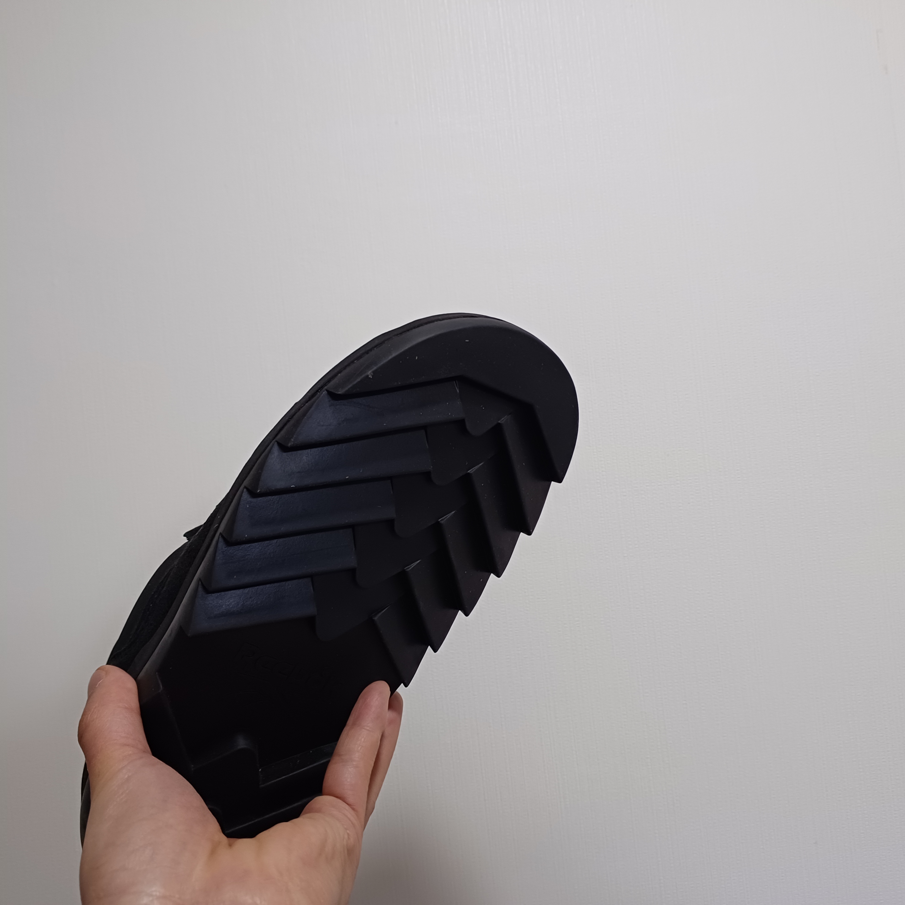 Reebok x Needles Beatnik Moc Core Black Extreme Purple 착용 스타일 - 2