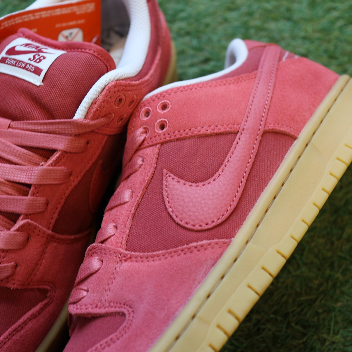 Nike SB Dunk Low Adobe 착용 스타일 - 2