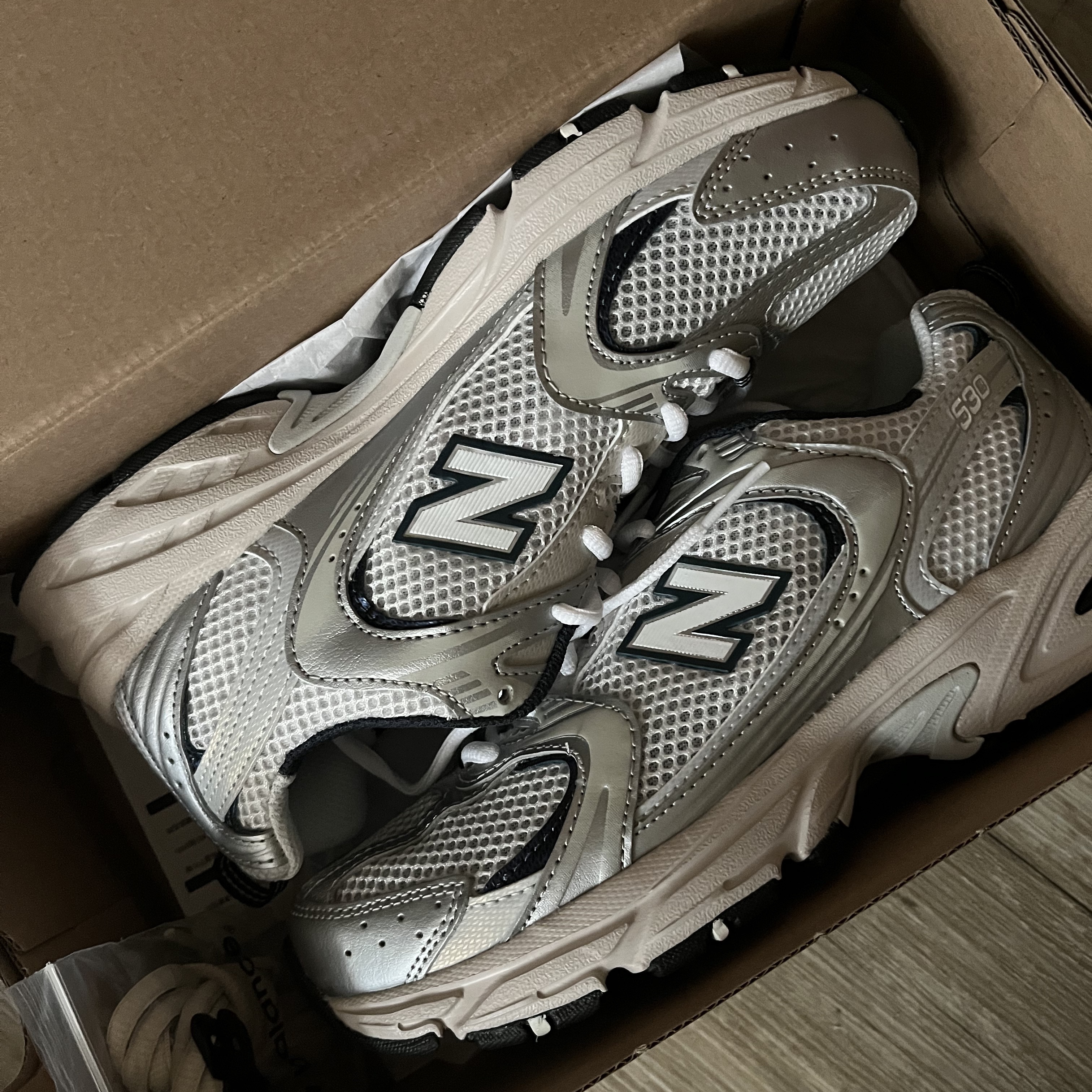 New Balance 530 Steel Grey 착용 스타일