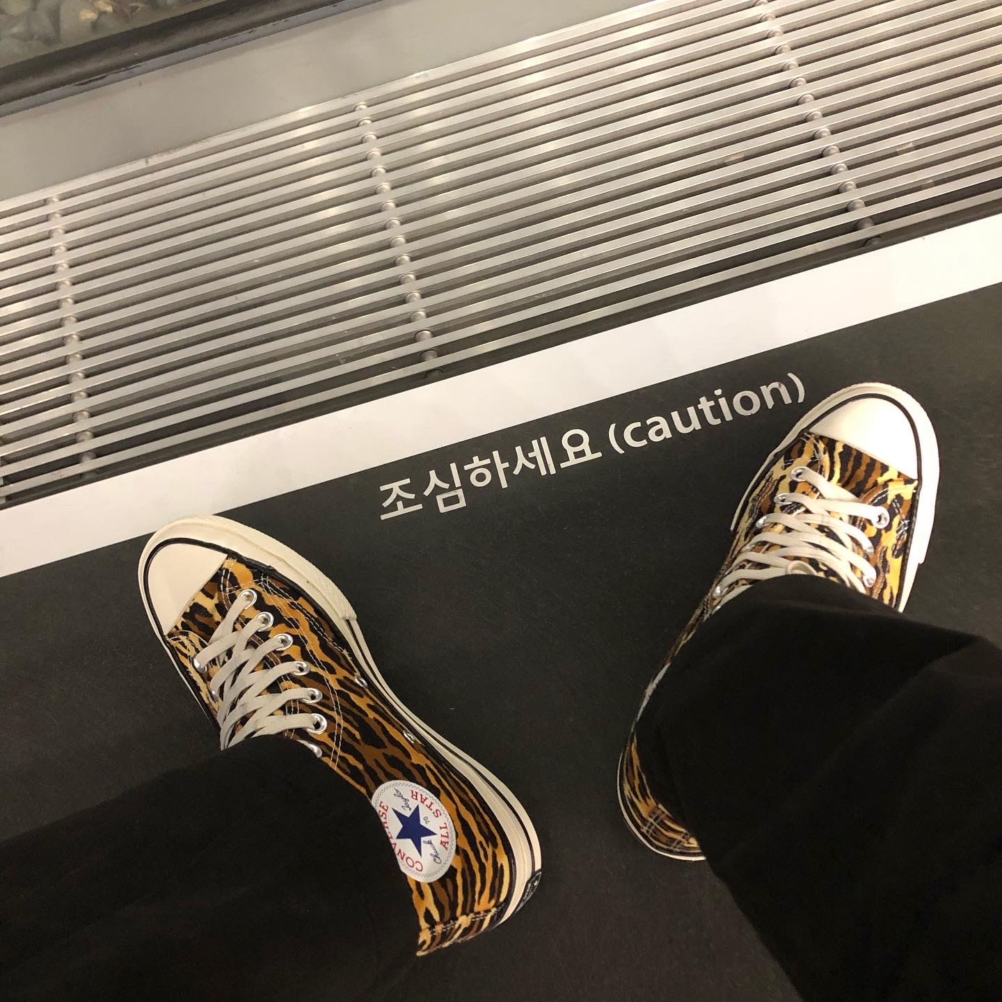 Converse x Invincible x Wacko Maria Chuck 70 Hi, Converse x Ader Error Chuck 70 High White 착용 스타일
