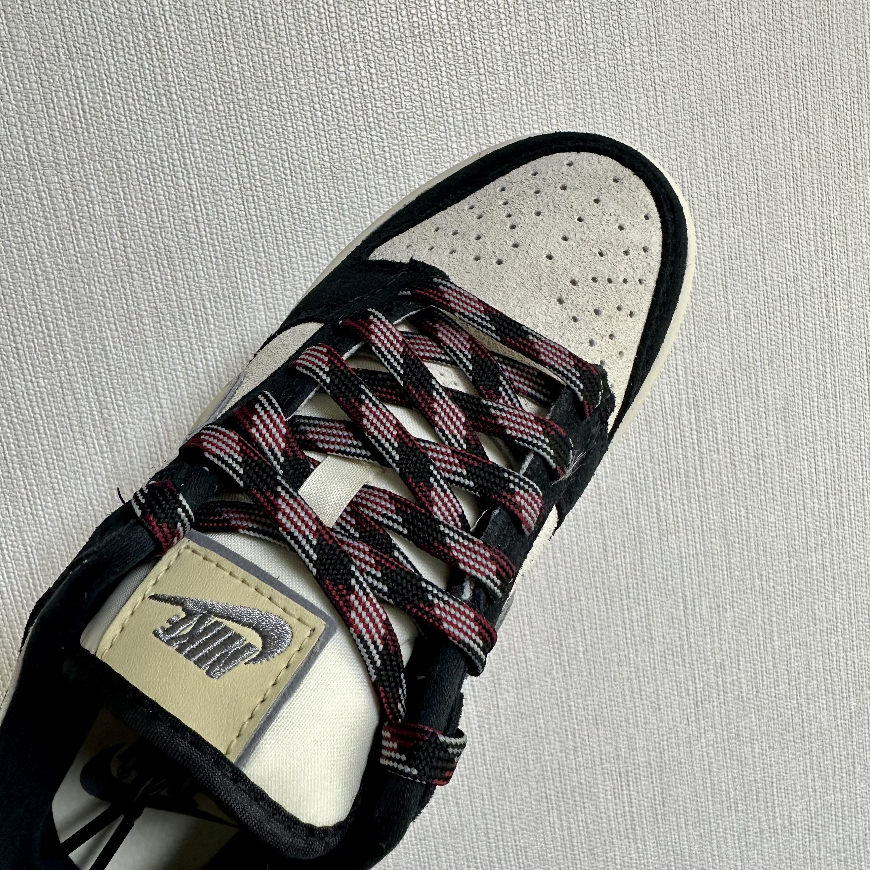 (W) Nike Dunk Low LX Black Suede 착용 스타일 - 2