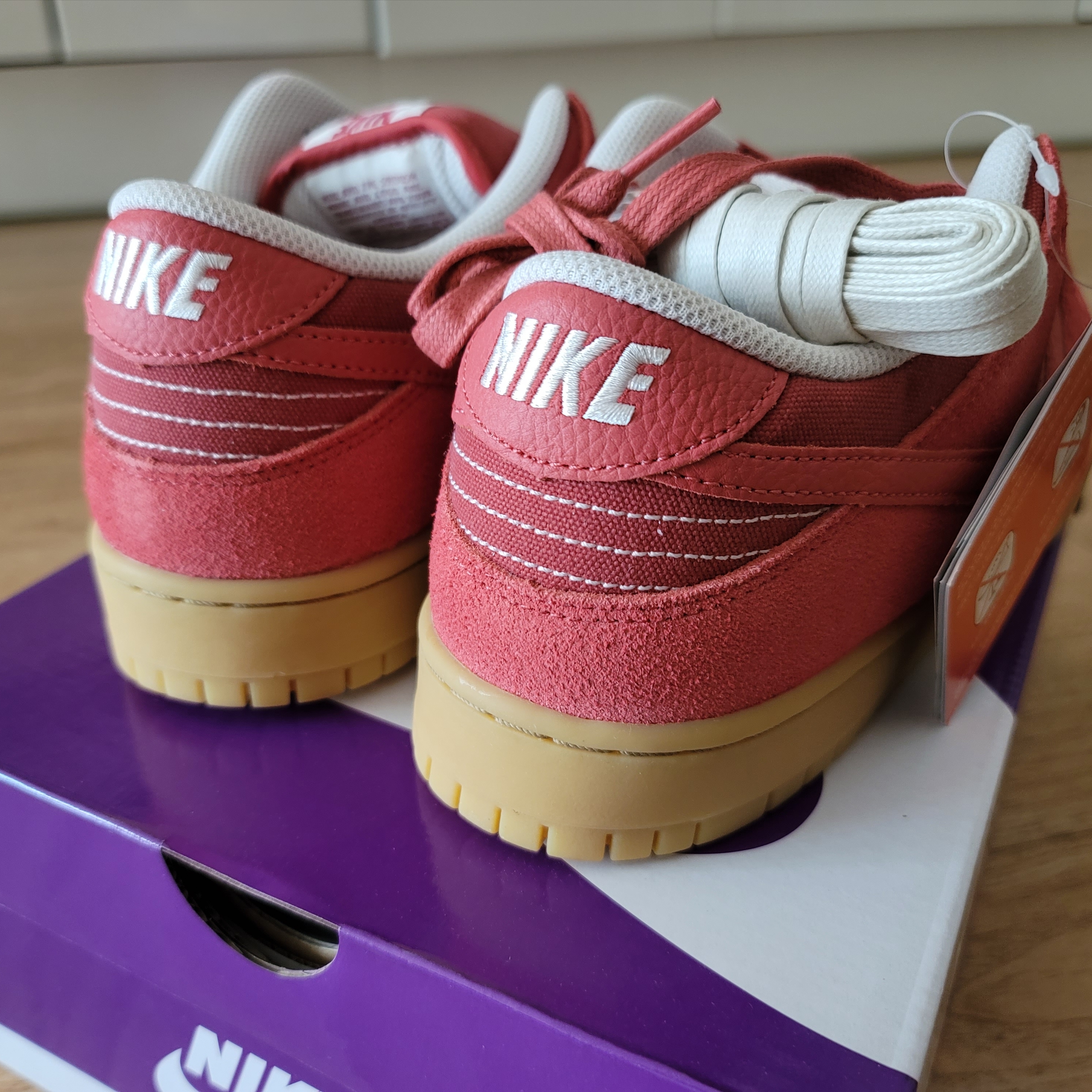 Nike SB Dunk Low Adobe 착용 스타일 - 4