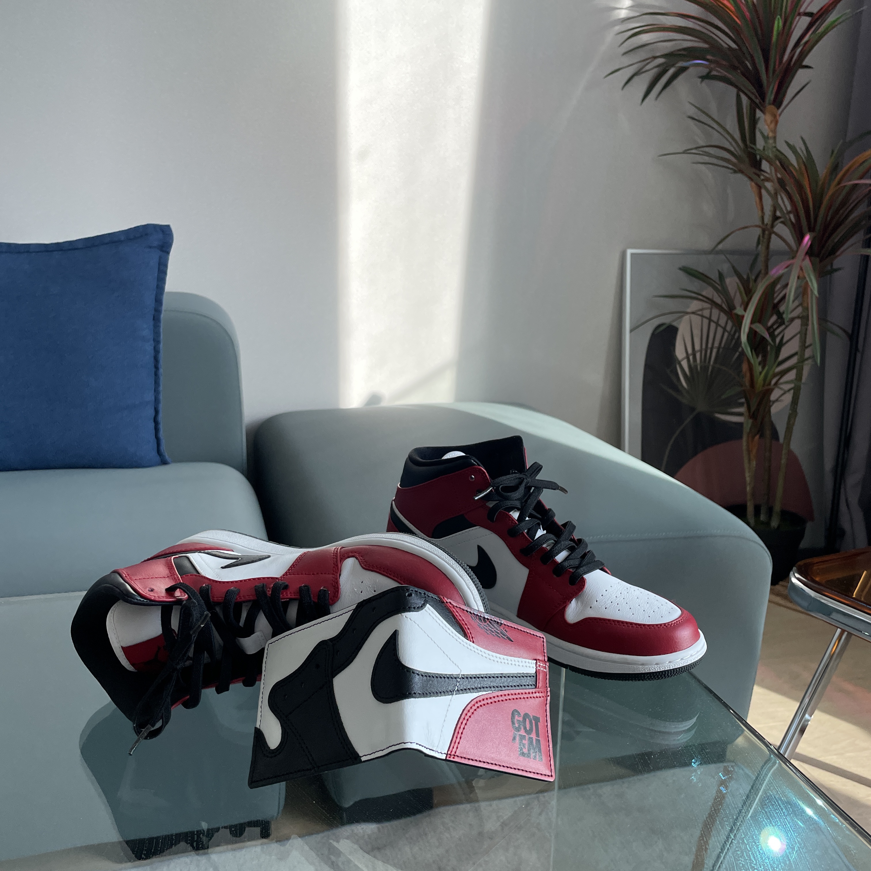 Jordan 1 Retro High OG Black Toe 2016, Jordan 1 Mid Chicago Black Toe 착용 스타일 - 1