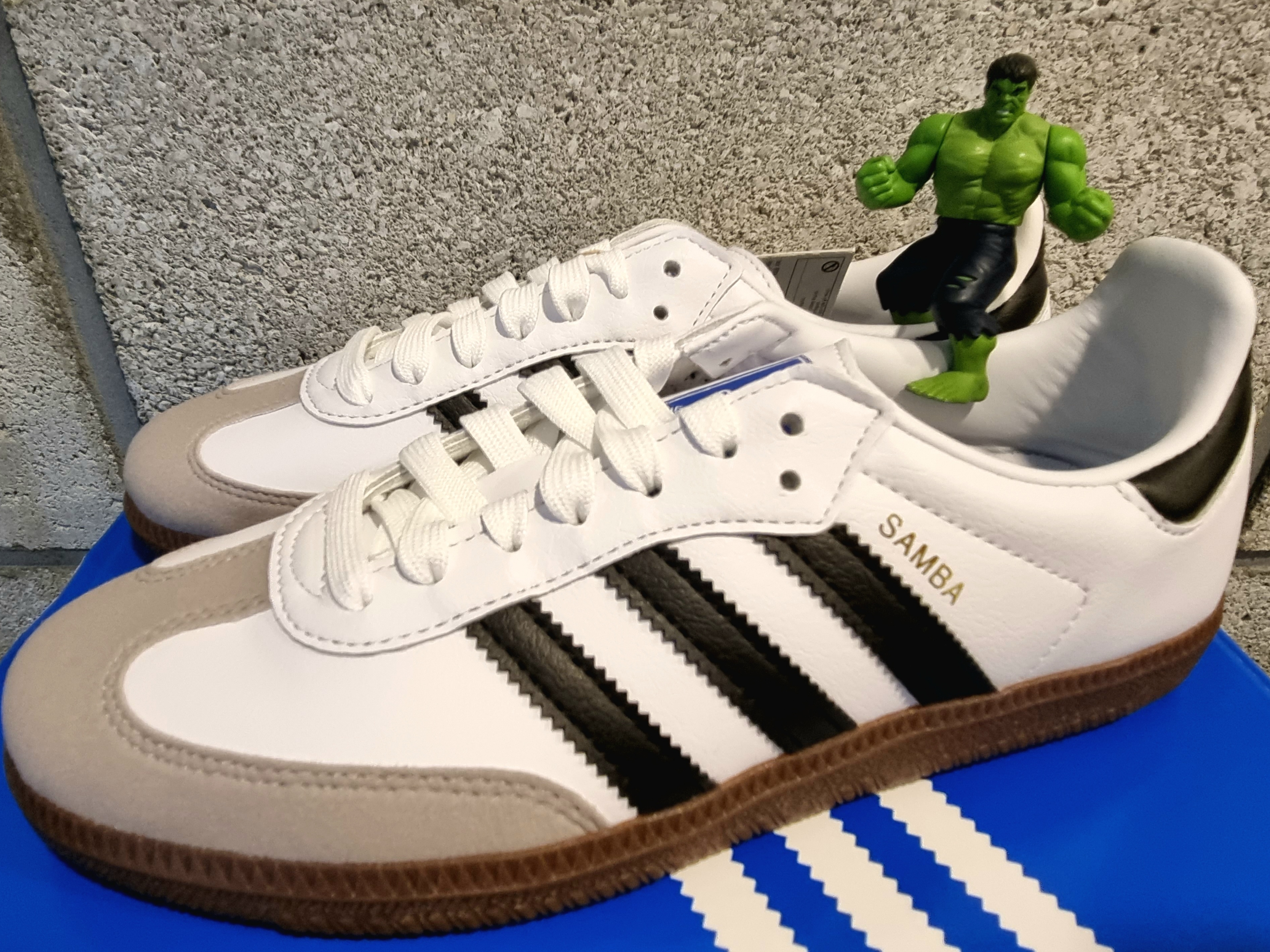 Adidas Samba Vegan White Black 착용 스타일 - 1