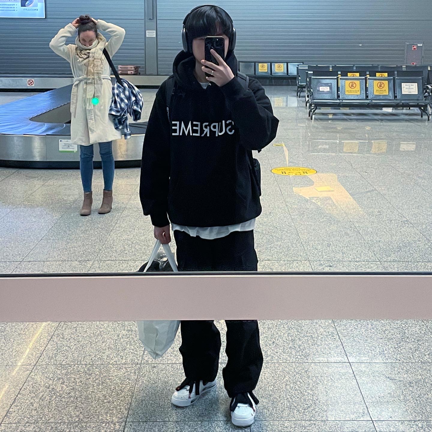 Supreme Capital Hooded Sweatshirt Black - 22FW, Nike x Peaceminusone Air Force 1 Low Para-Noise 2.0 착용 스타일