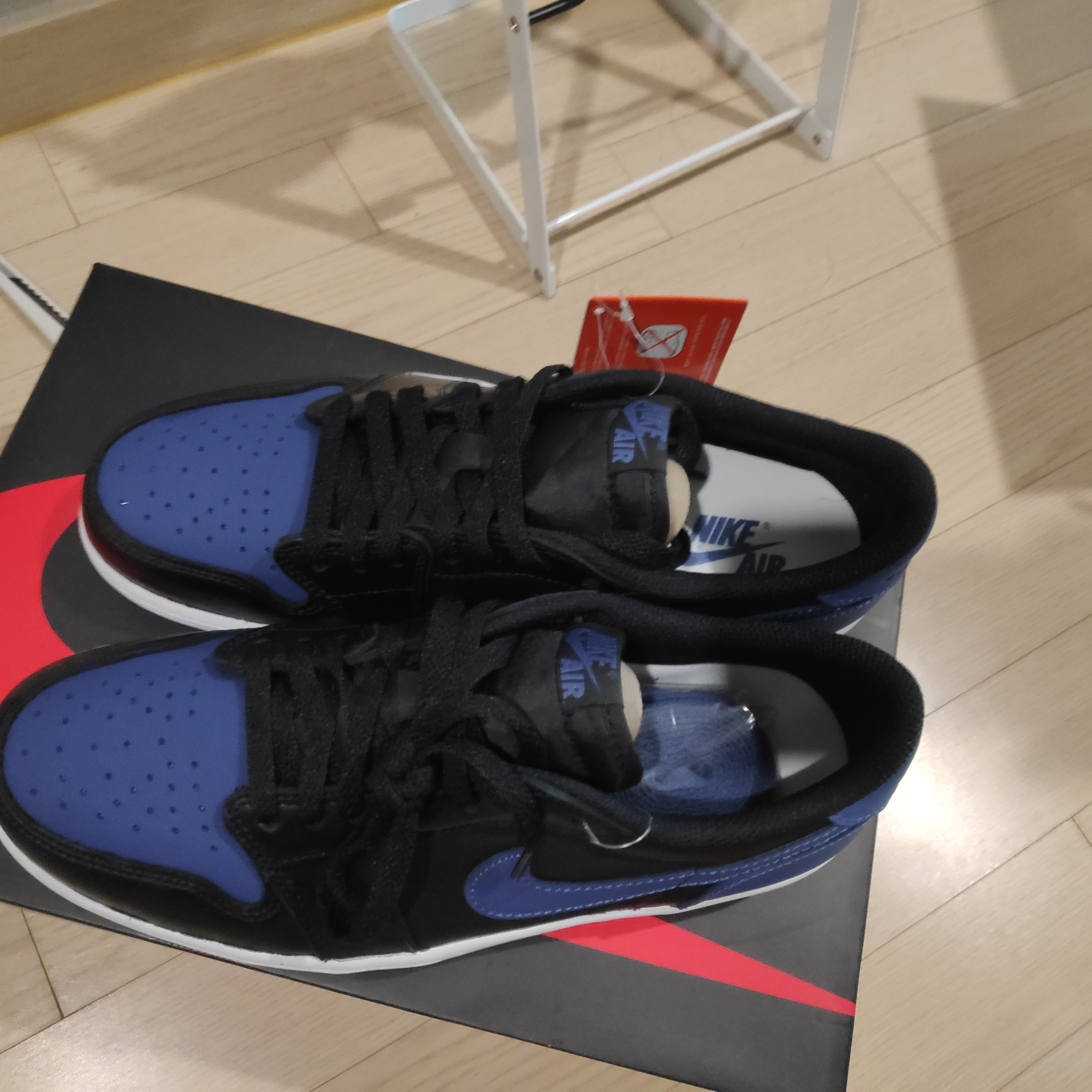 Jordan 1 Retro Low OG Mystic Navy 착용 스타일 - 2
