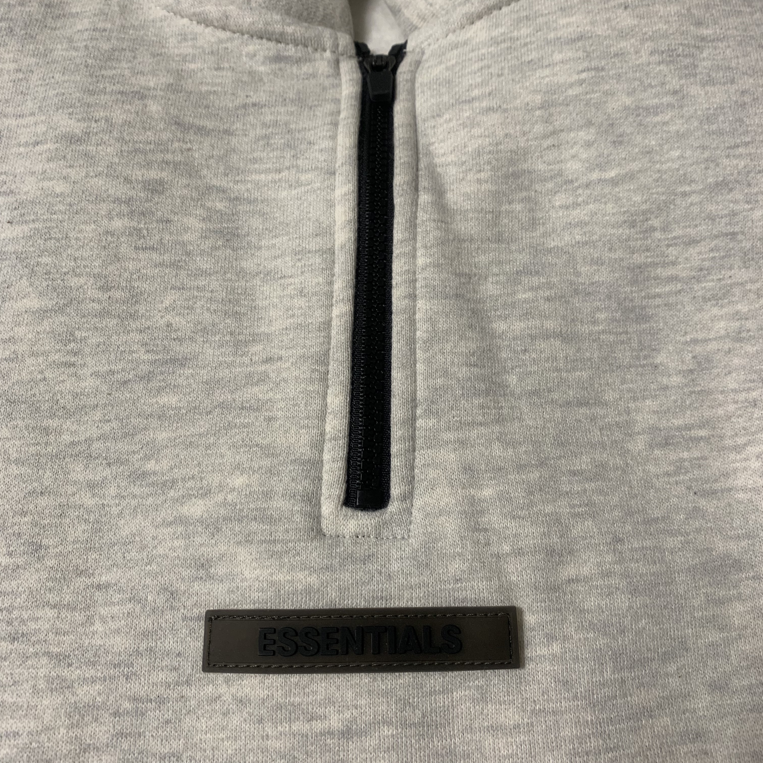 Essentials Mockneck Half-Zip Oatmeal - 21SS 착용 스타일 - 2