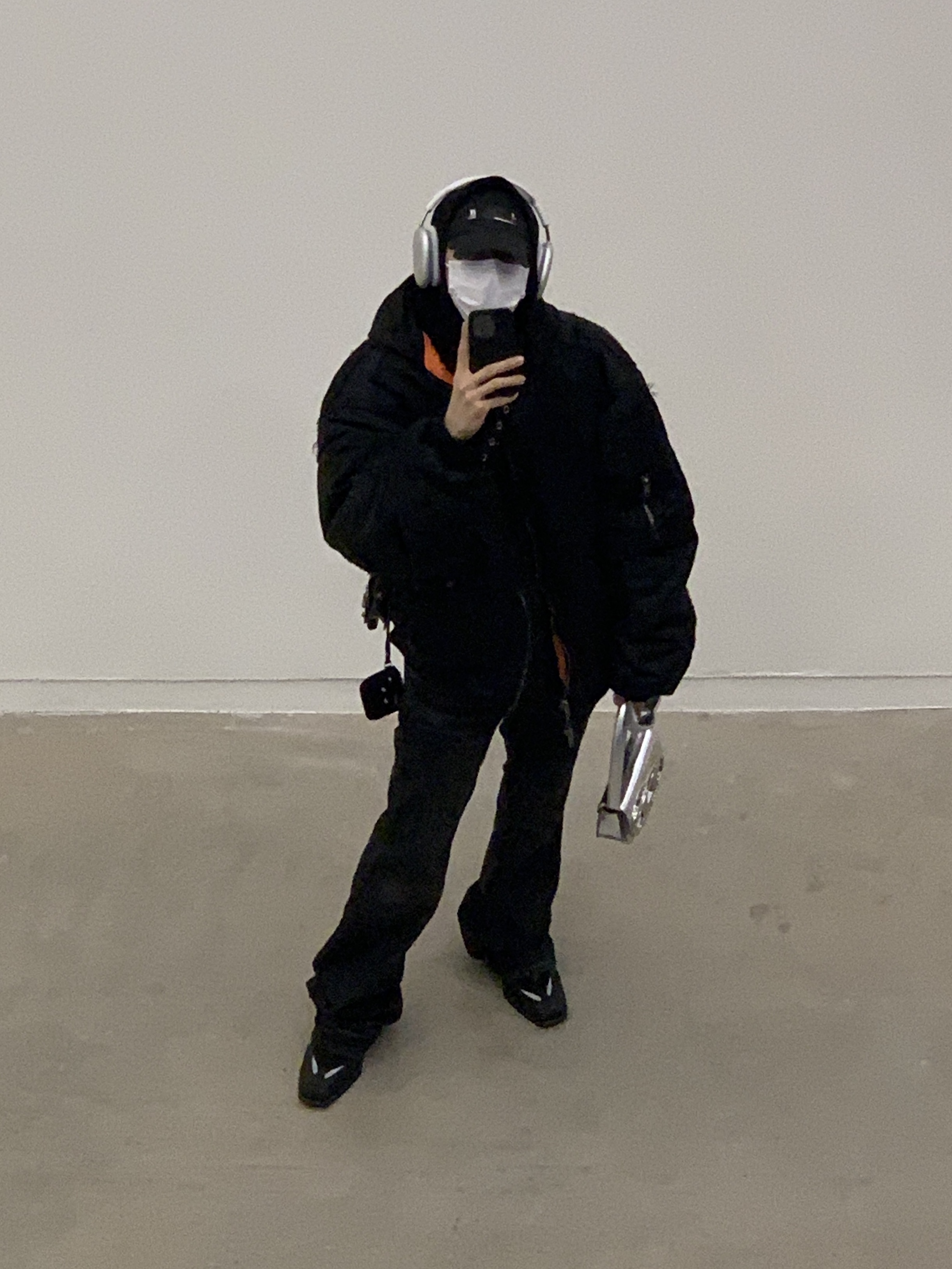 Balenciaga Gaffer Cap Black, Nike x Martine Rose Shox MR4 Black 착용 스타일 - 4