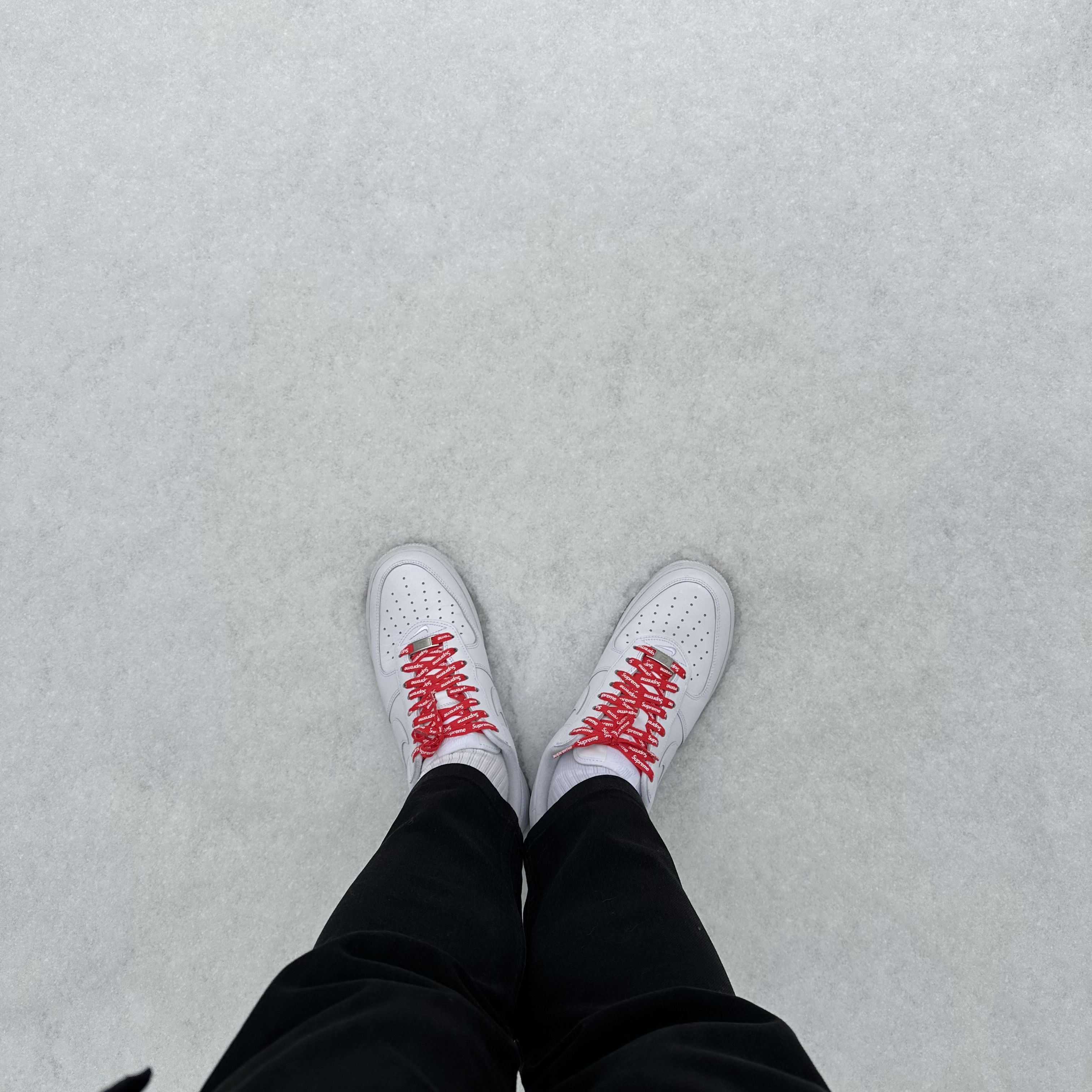 Nike x Supreme Air Force 1 Low White 착용 스타일