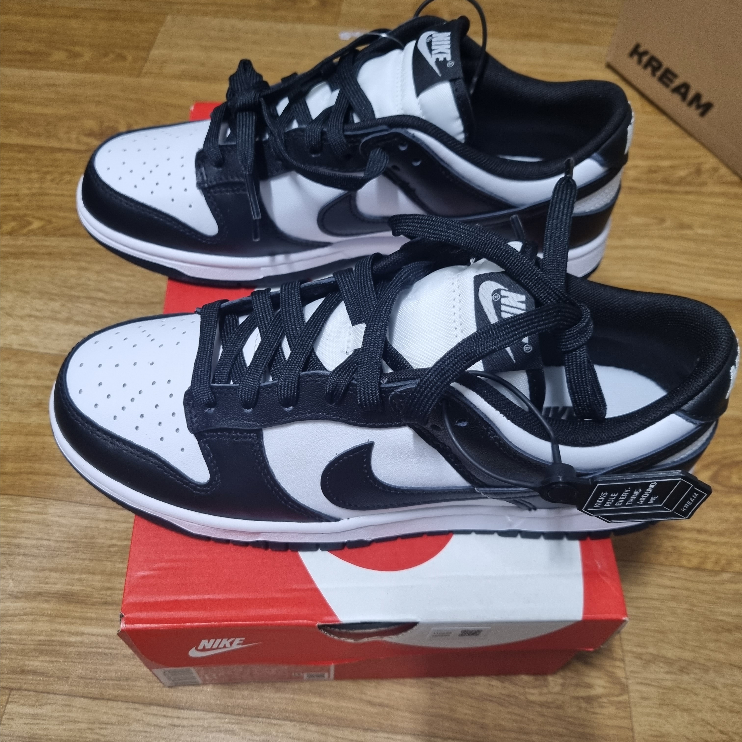 Nike Dunk Low Retro Black 착용 스타일