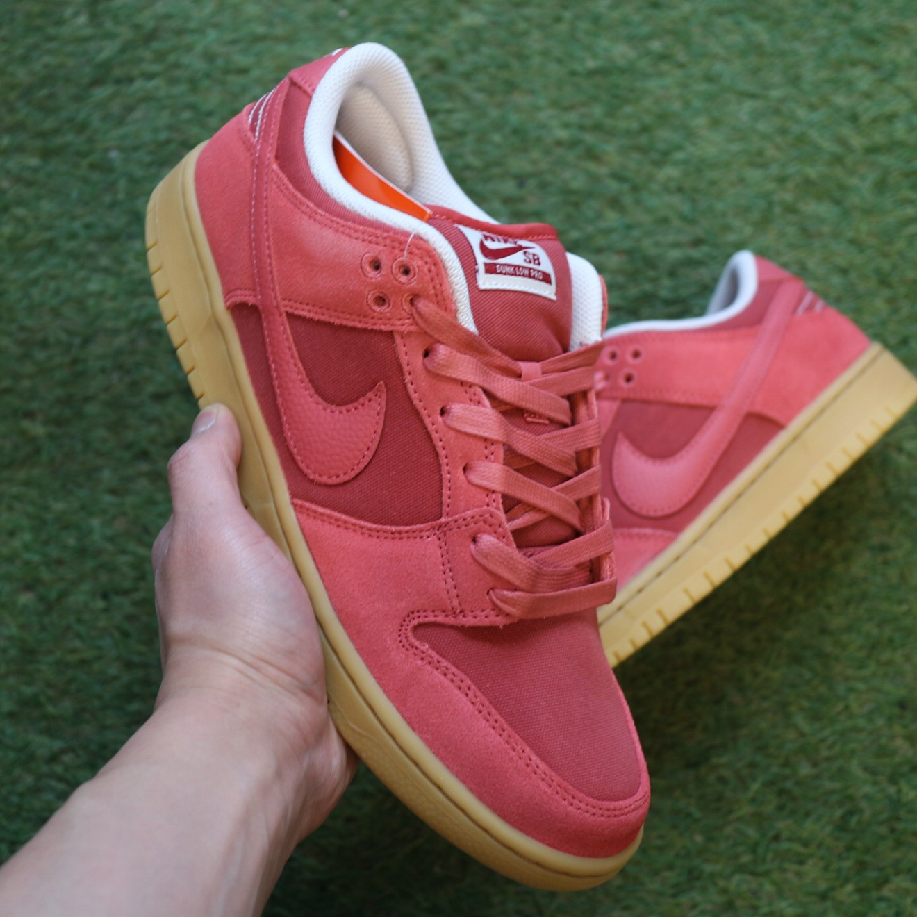 Nike SB Dunk Low Adobe 착용 스타일 - 5