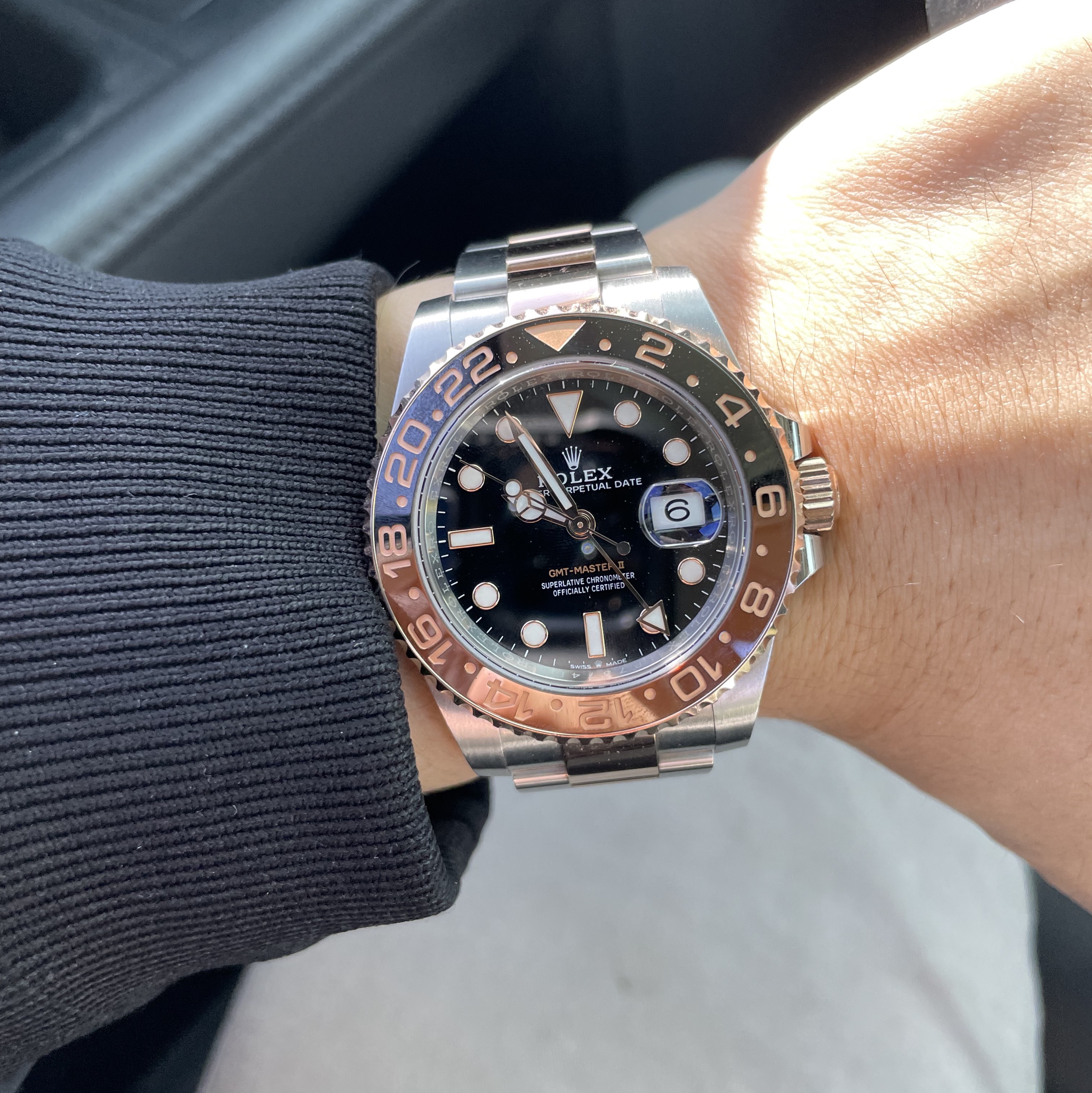 Rolex GMT-Master II 40mm 126711CHNR Black Oyster 착용 스타일