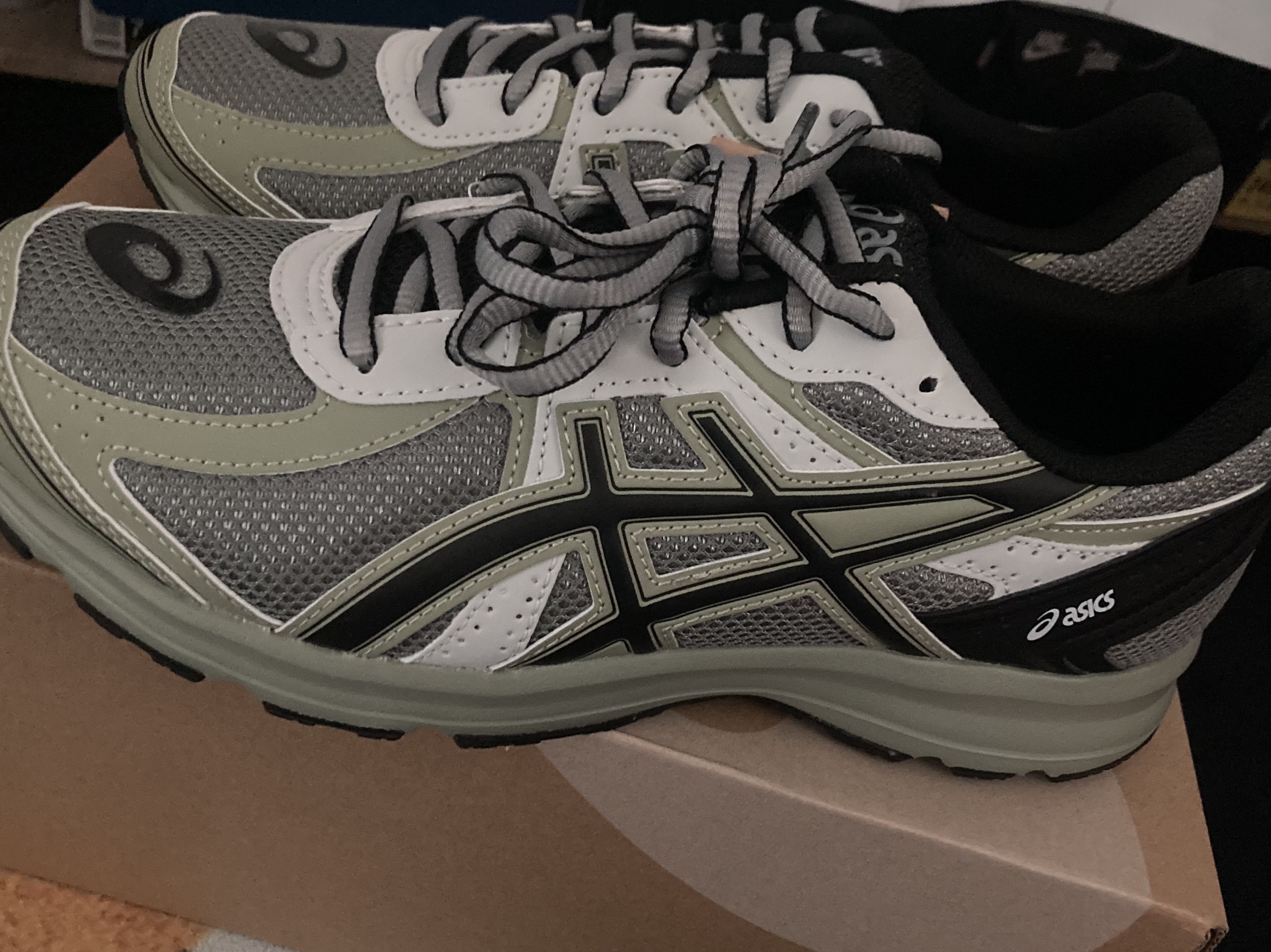 Asics Jog 100 S Sheet Rock - 2E Wide 착용 스타일 - 2