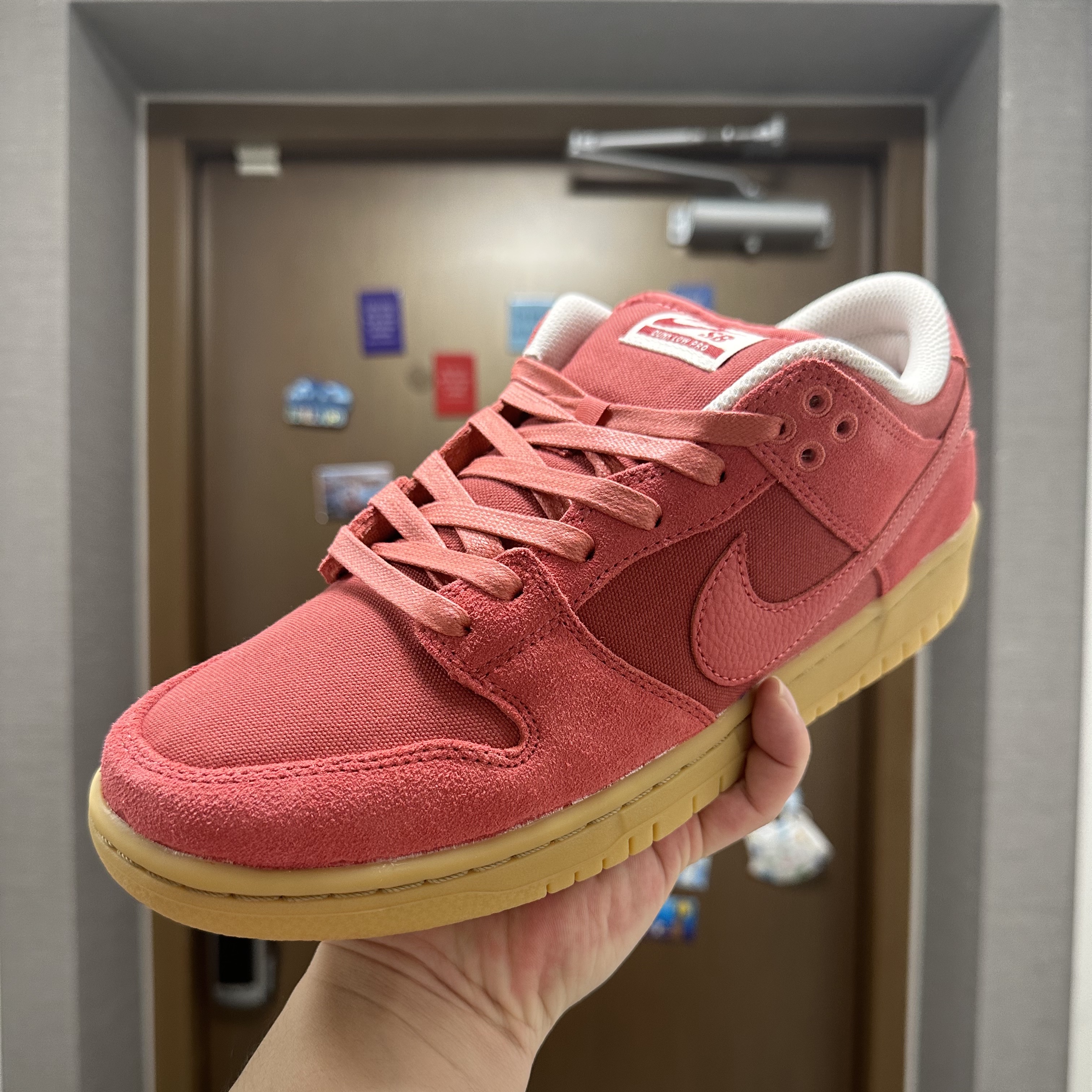 Nike SB Dunk Low Adobe 착용 스타일