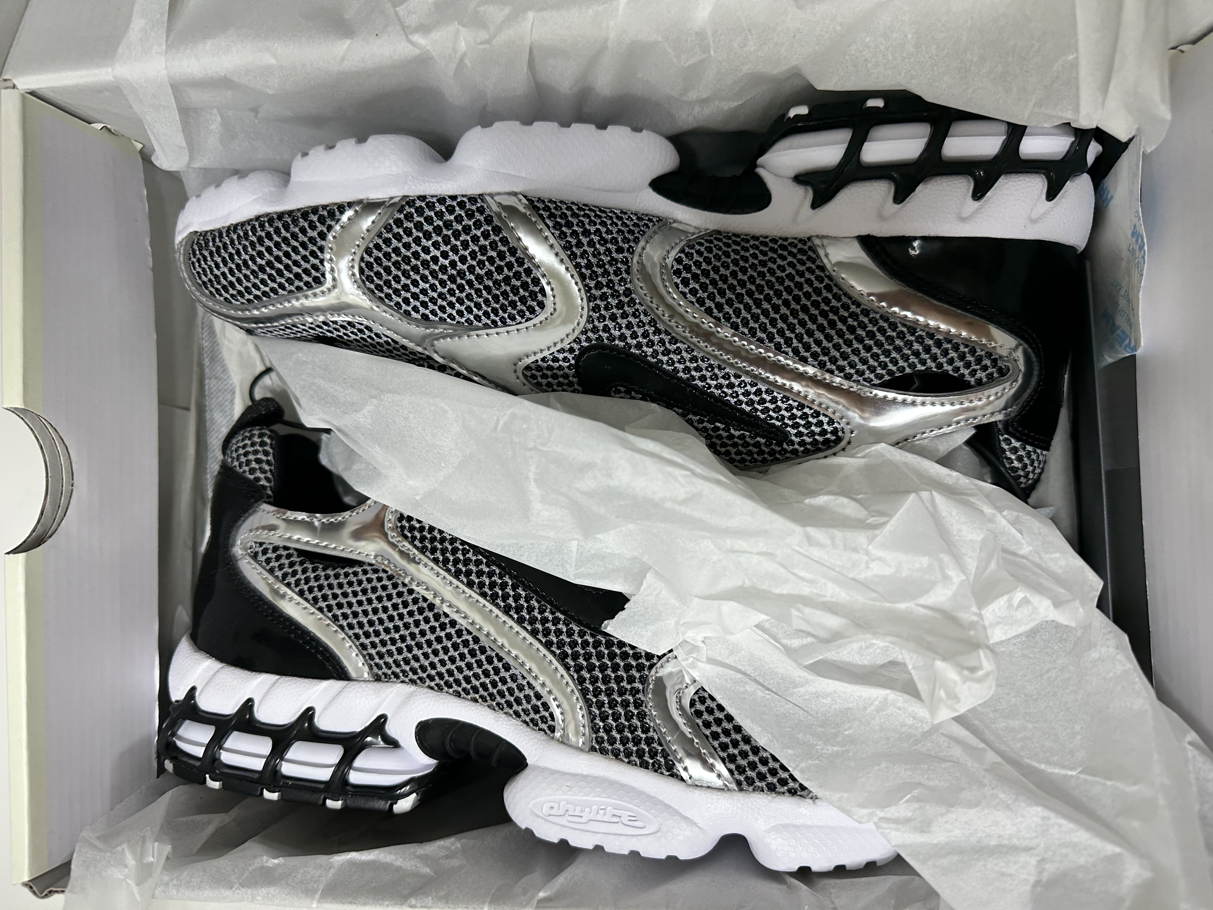 Nike x Stussy Air Zoom Spiridon Cage 2 Pure Platinum 착용 스타일 - 2