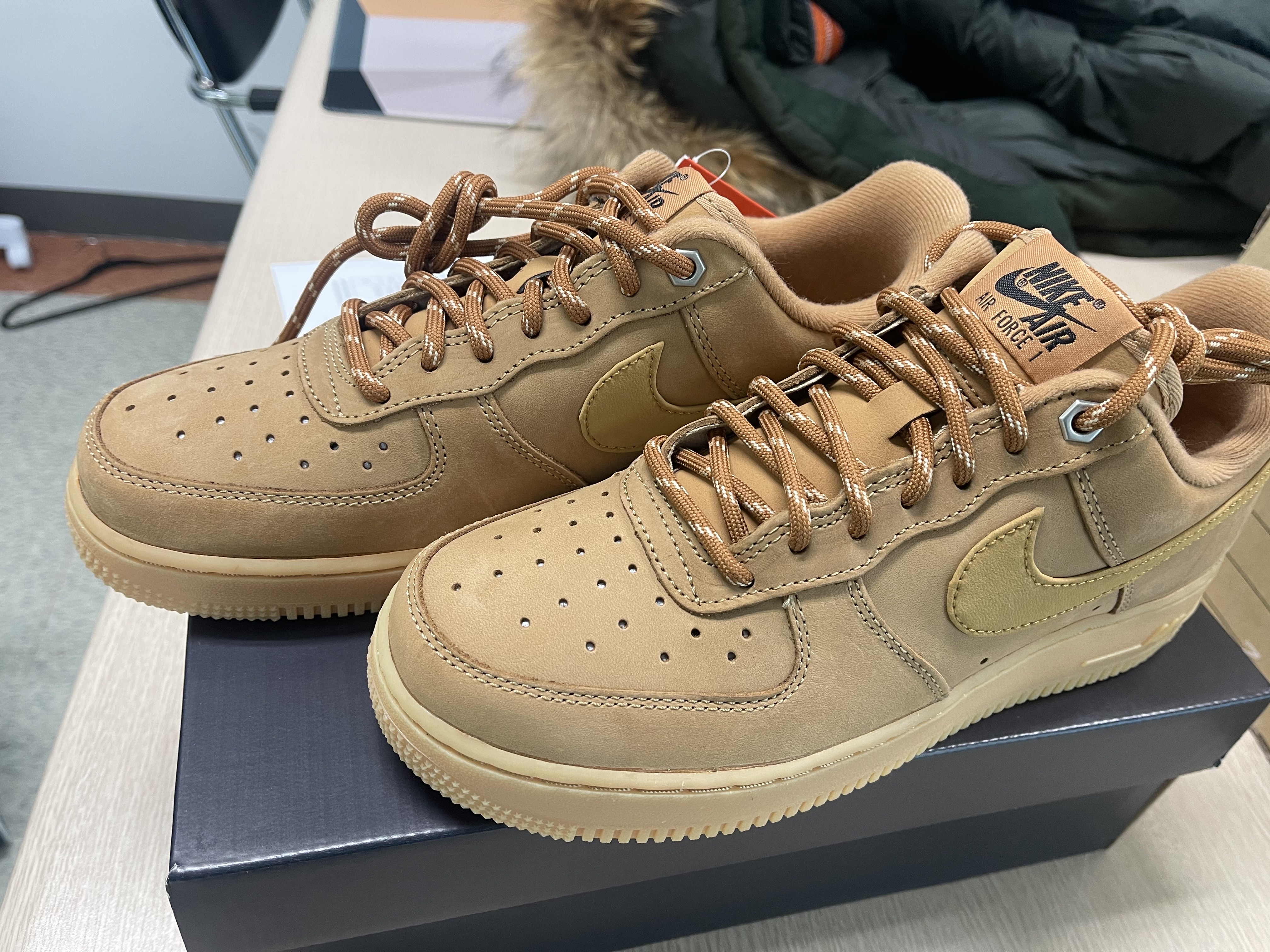 Nike Air Force 1 '07 WB Flax 착용 스타일 - 2