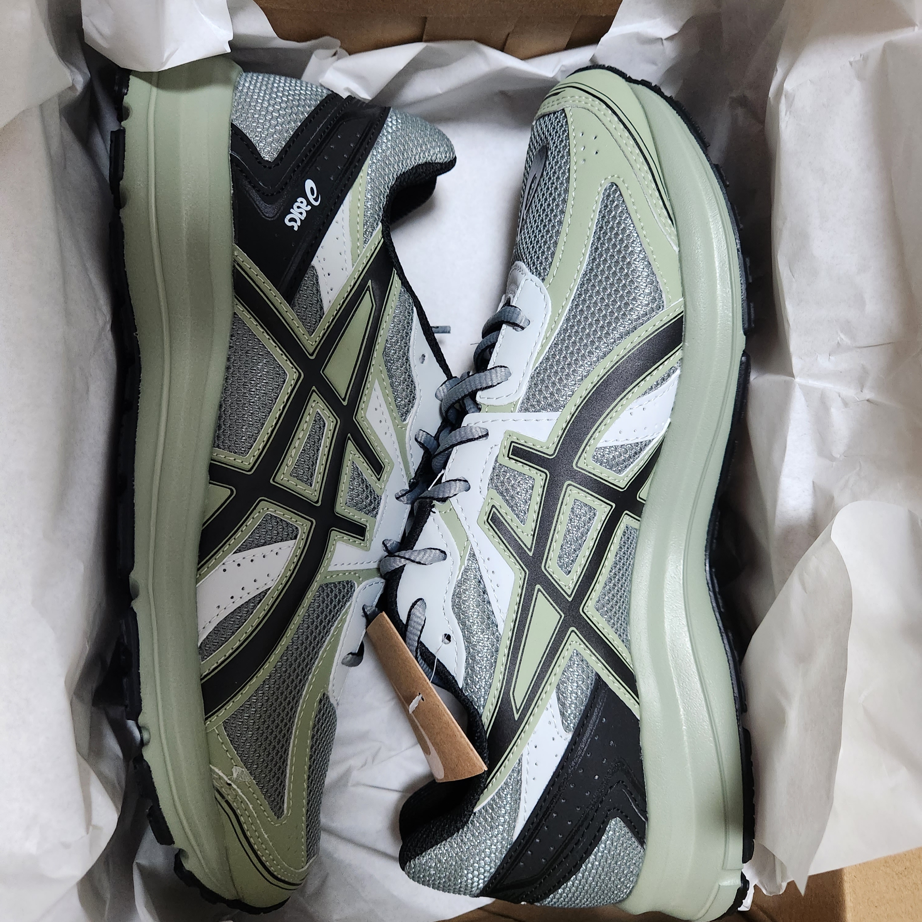 Asics Jog 100 S Sheet Rock - 2E Wide 착용 스타일 - 1