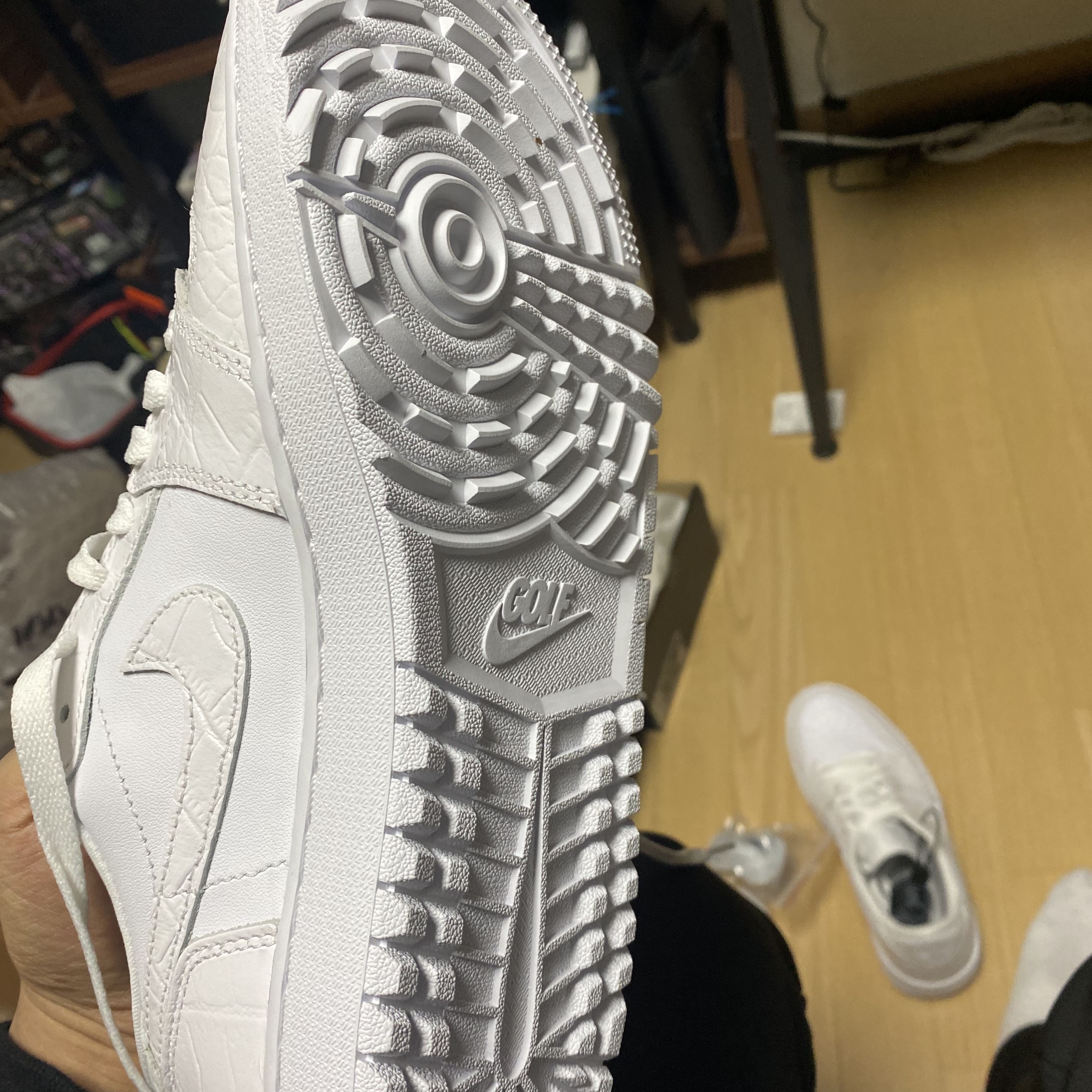Jordan 1 Low Golf Pure Platinum 착용 스타일 - 2