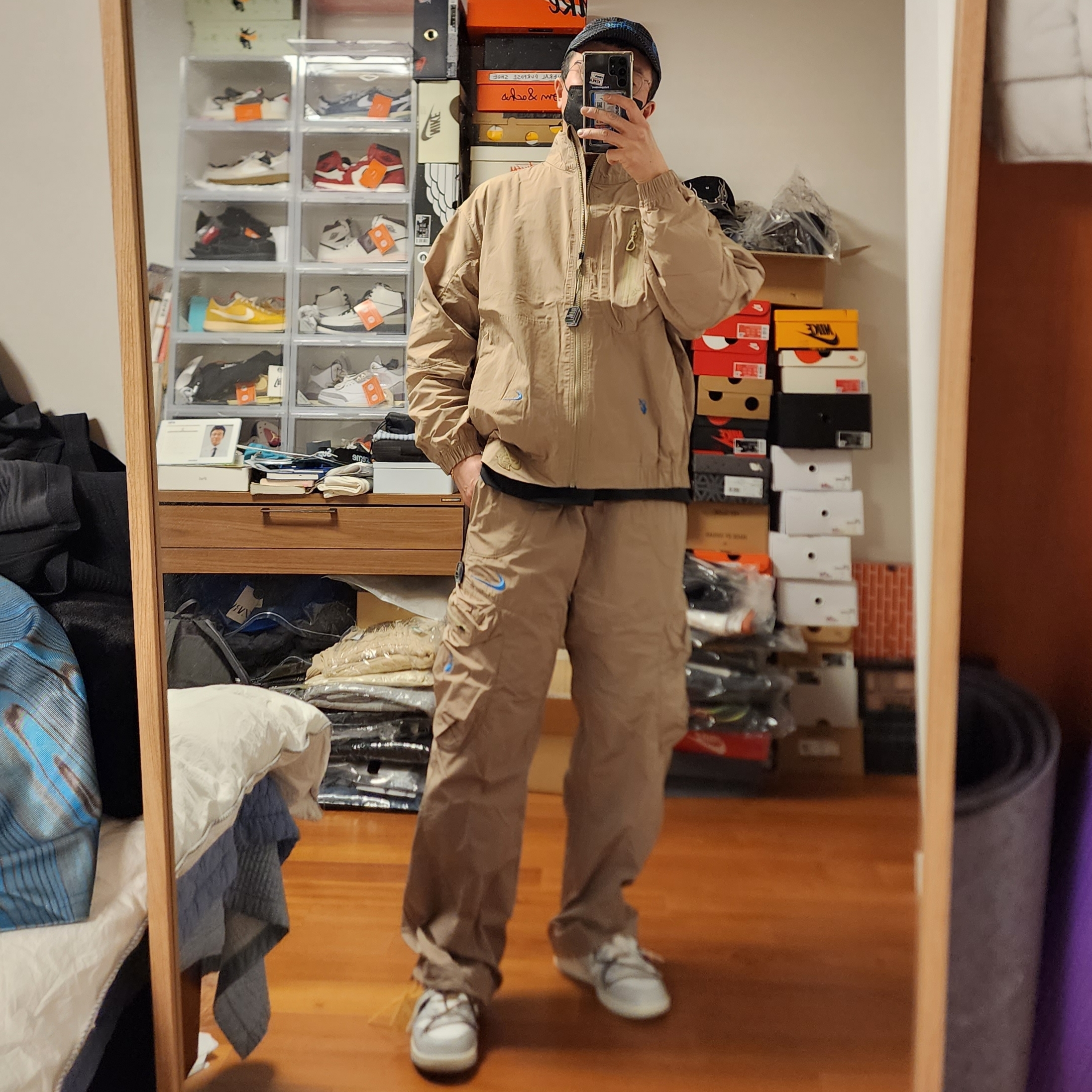 Nike x Off-White NRG Track Suit Khaki - Asia, Nike x Off-White Dunk Low The 50 - Lot 46 착용 스타일 - 3
