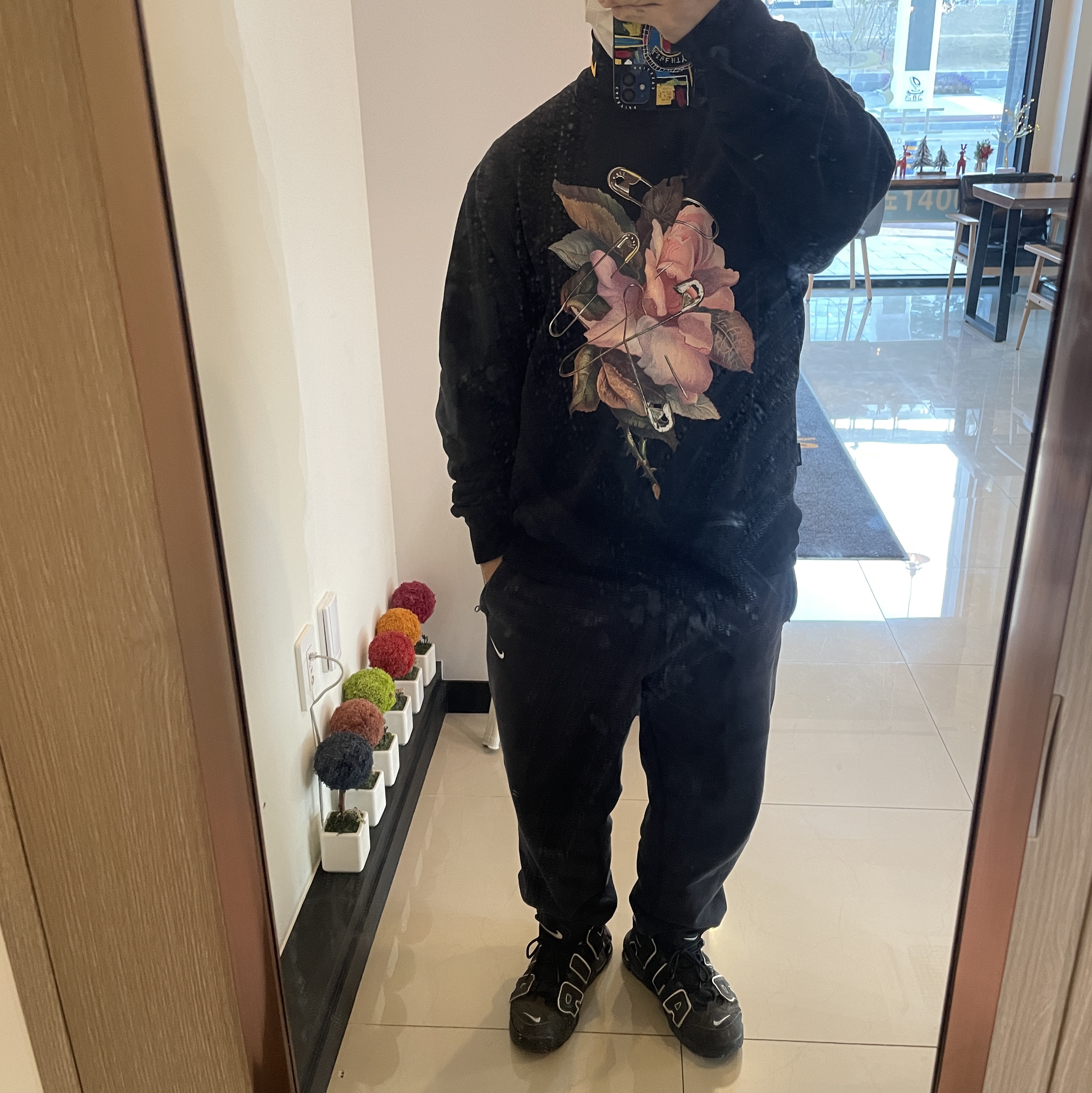 Nike Air More Uptempo Black White 2020, Nike NRG Solo Swoosh Fleece Pants Black White - Asia 착용 스타일