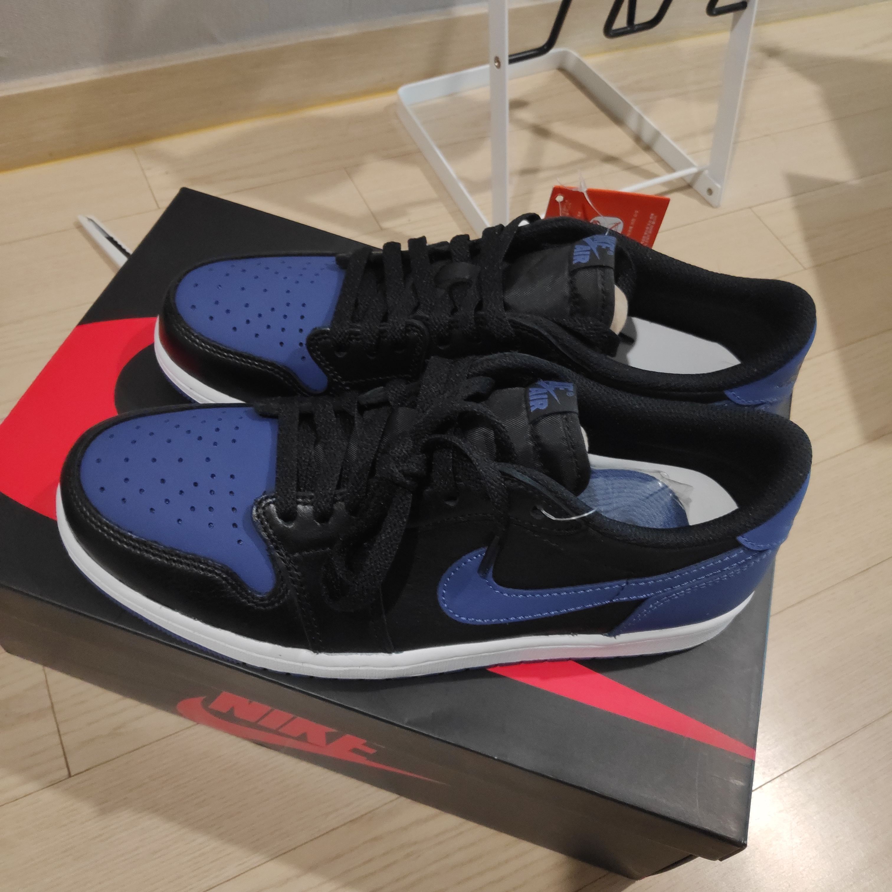 Jordan 1 Retro Low OG Mystic Navy 착용 스타일 - 3