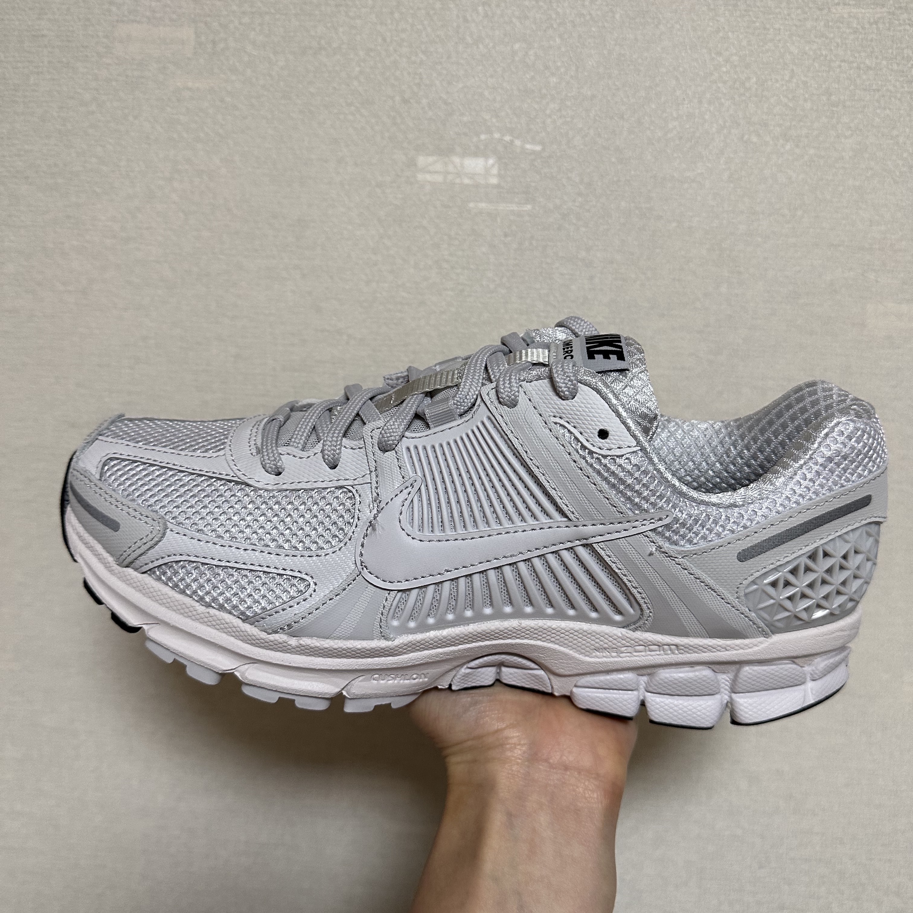Nike Zoom Vomero 5 SP Vast Grey 2023 착용 스타일 - 5