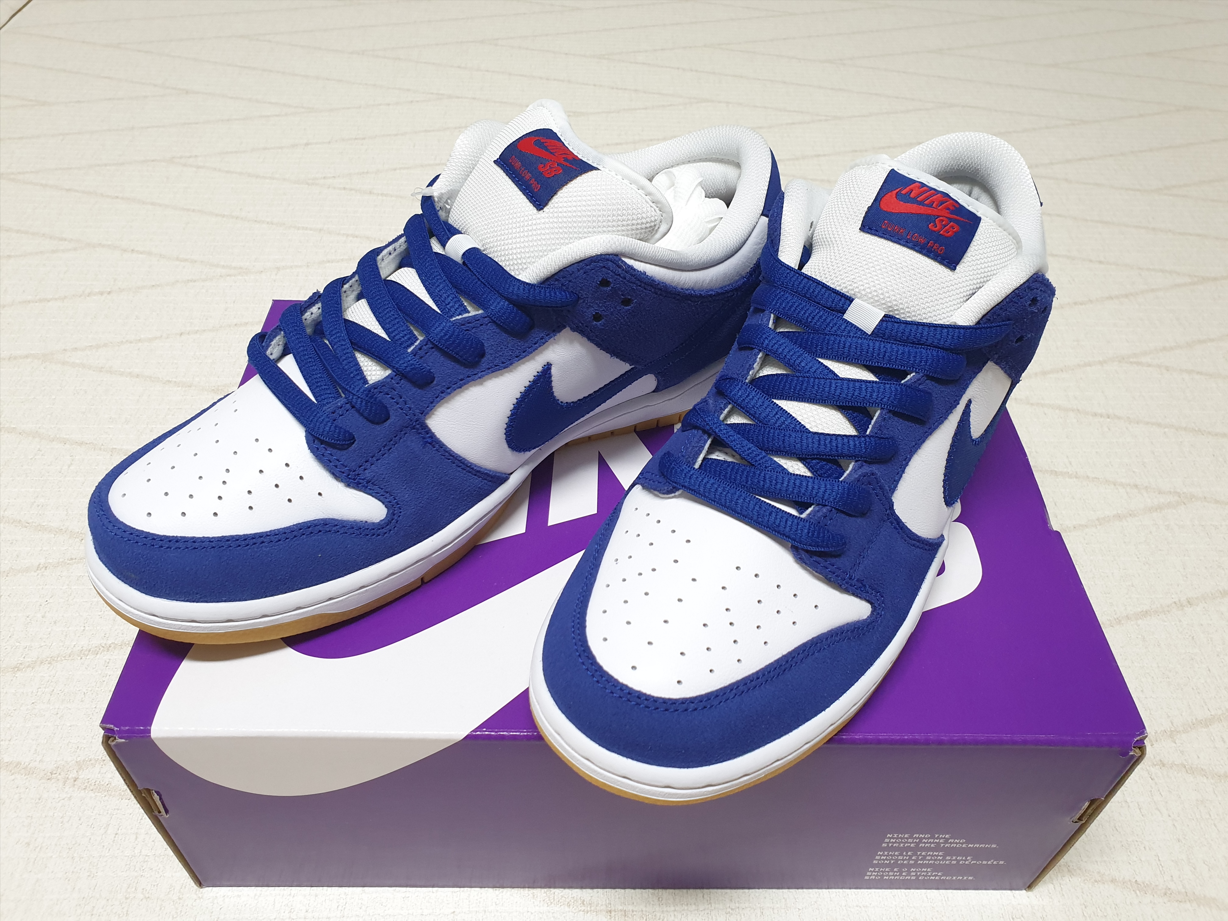 Nike SB Dunk Low Pro Premium Deep Royal Blue 착용 스타일 - 1