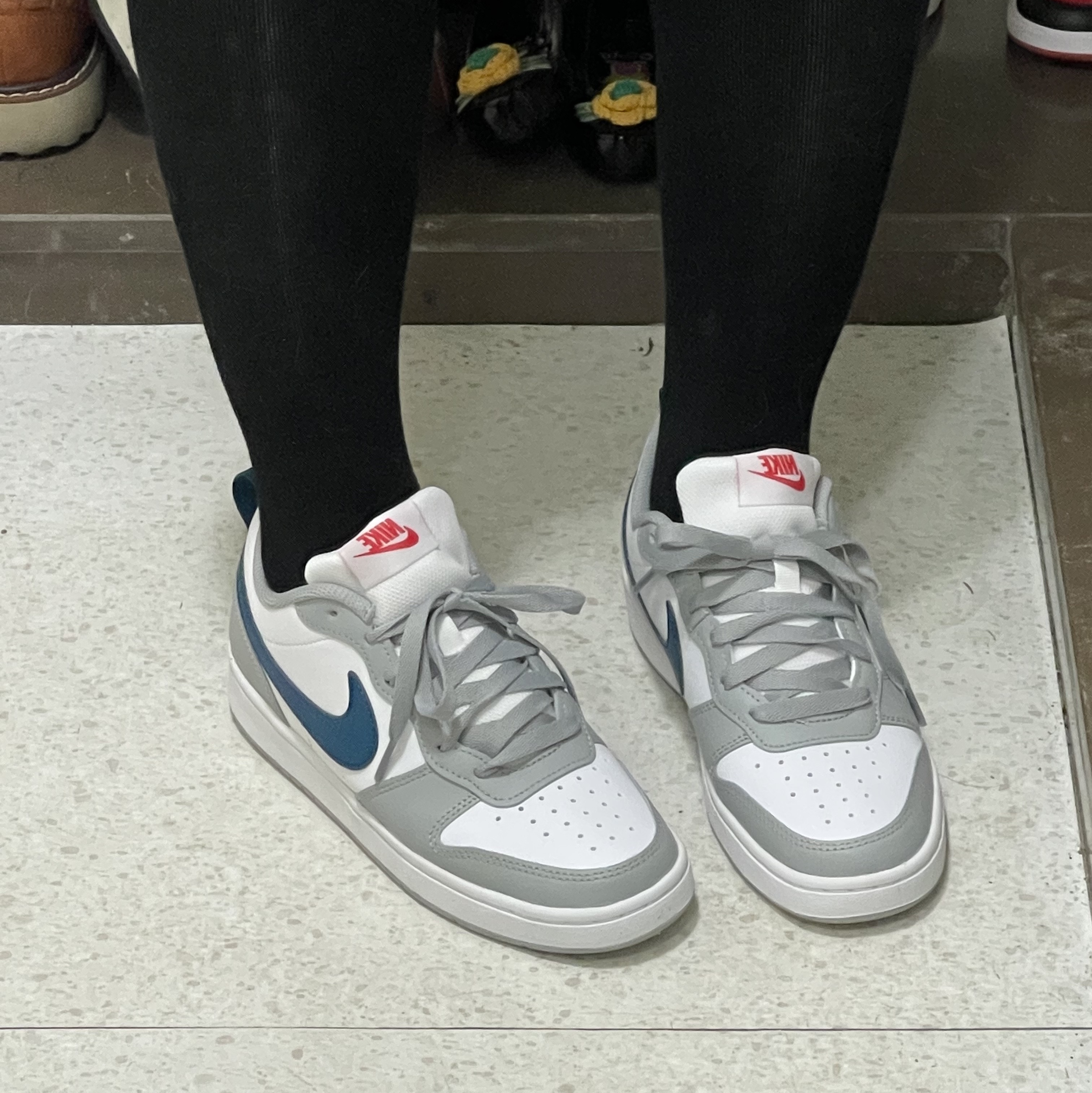 (GS) Nike Court Borough Low 2 Light Smoke Grey 착용 스타일 - 1