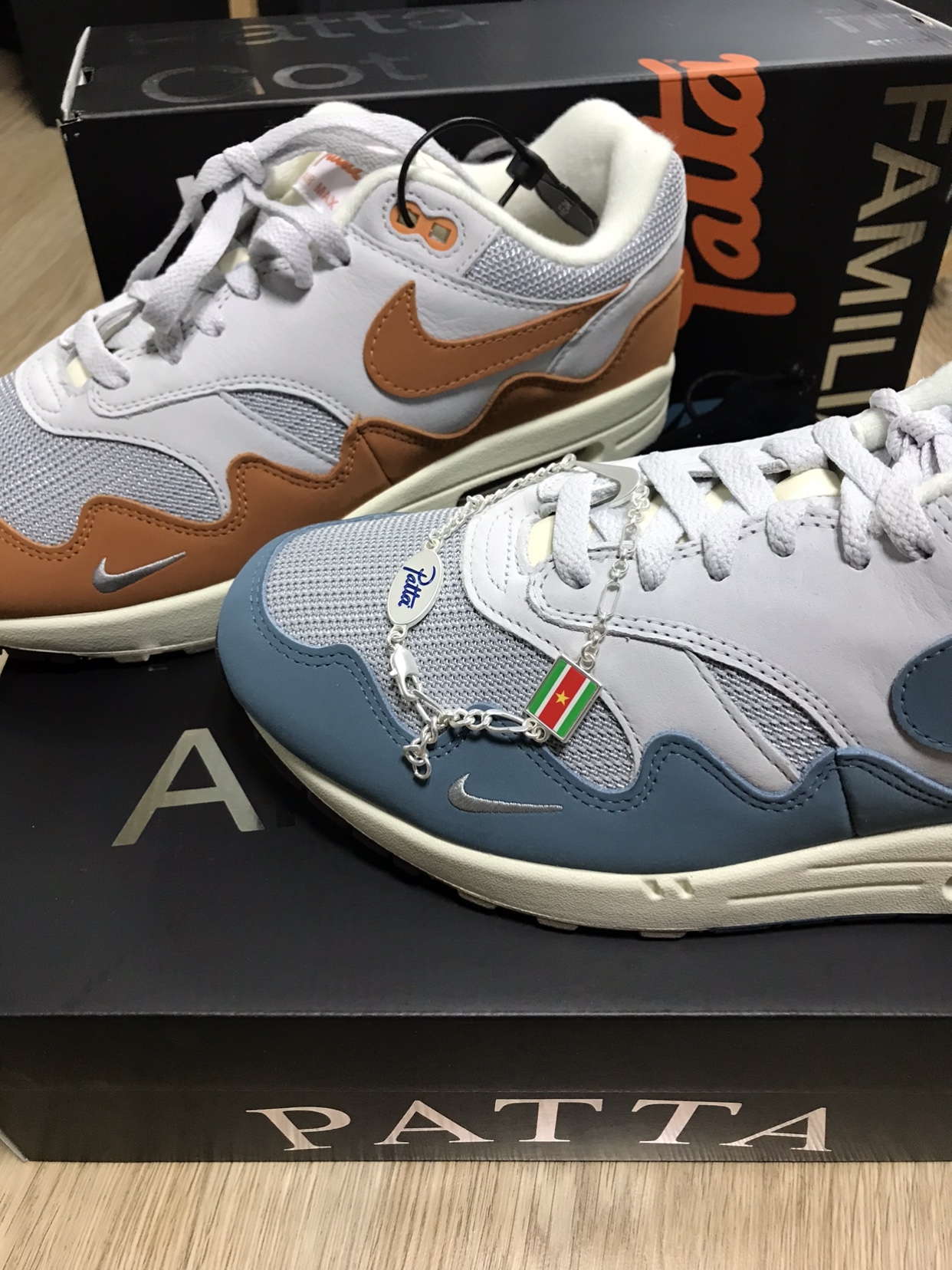 Nike x Patta Air Max 1 Noise Aqua, Nike x Patta Air Max 1 Monarch 착용 스타일