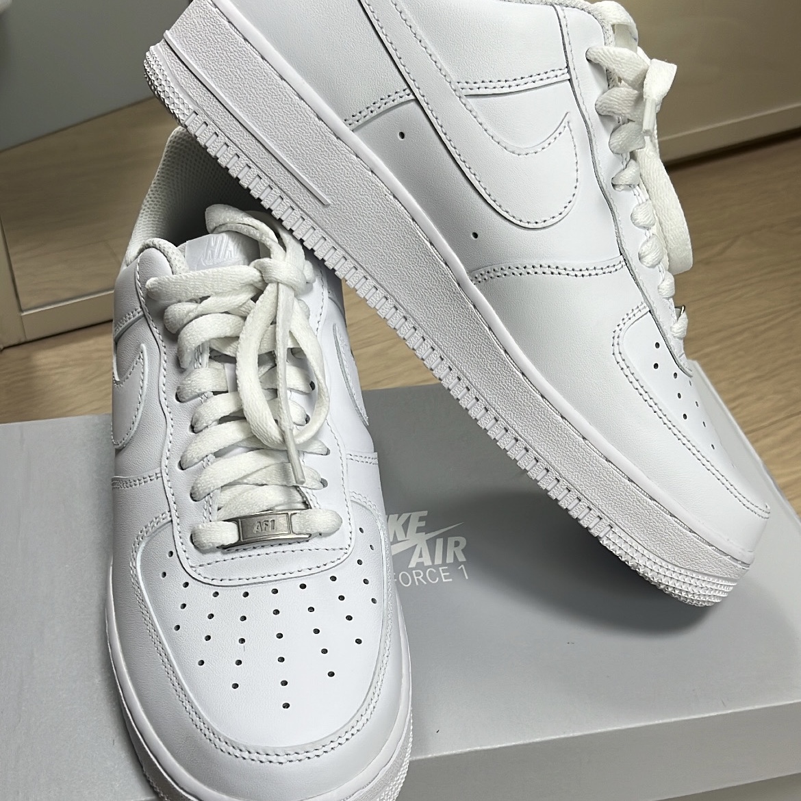 Nike Air Force 1 '07 Low White 착용 스타일 - 2