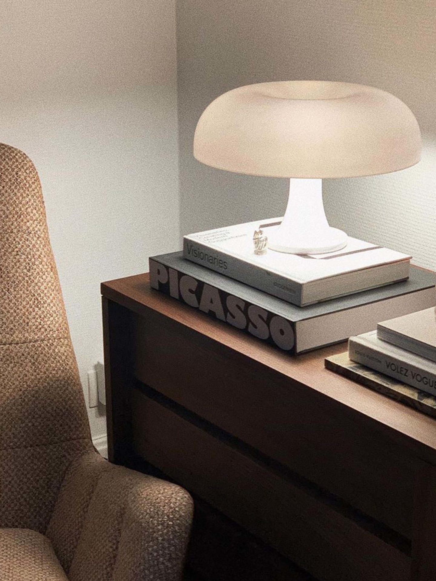 Artemide Nessino White 착용 스타일