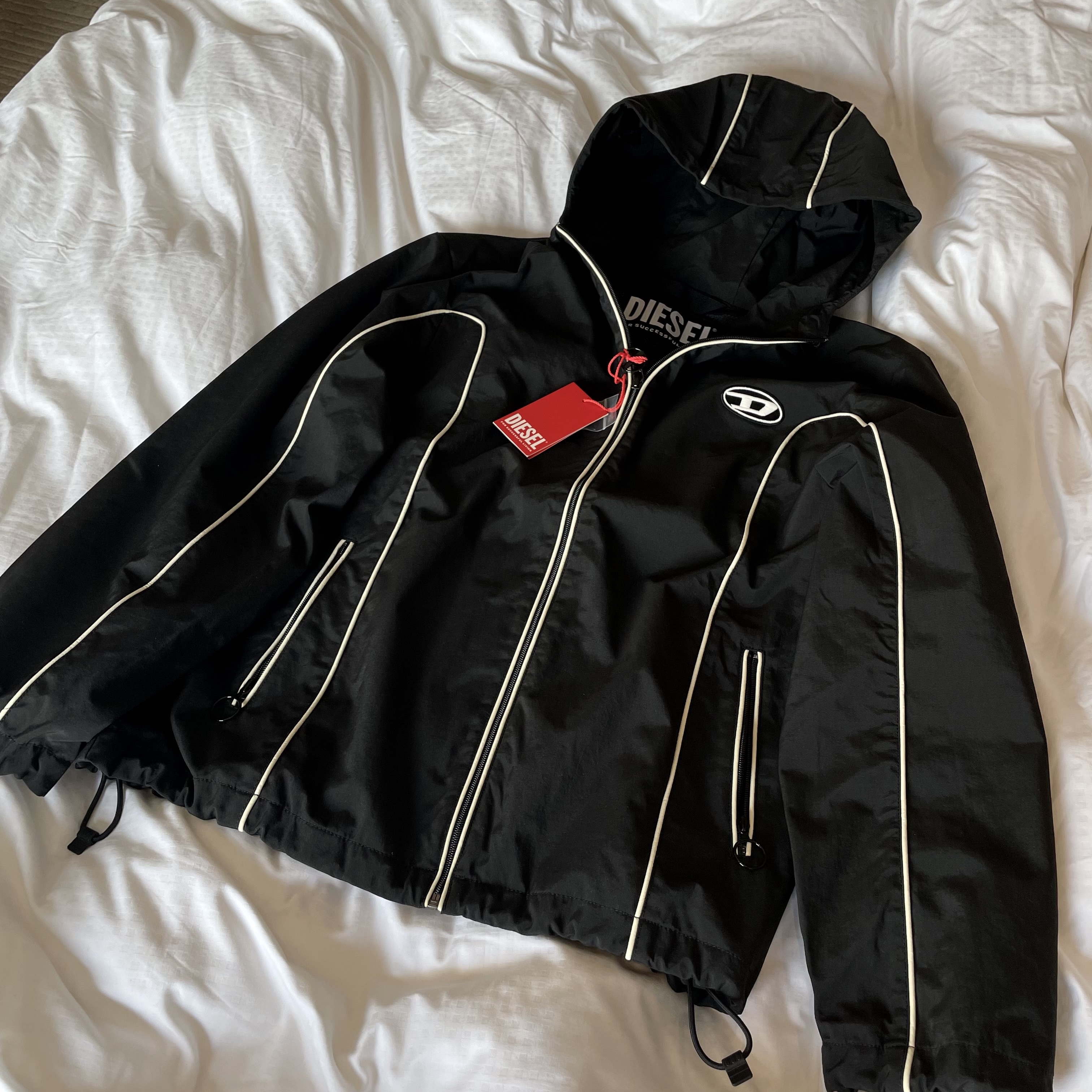 Diesel J-Hives Windbreaker with Contrast Piping Black 착용 스타일 - 1