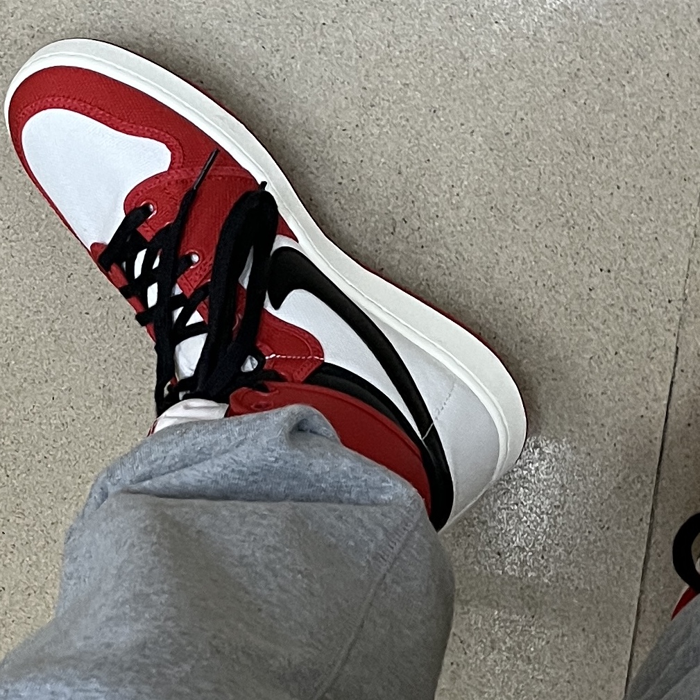 Jordan 1 KO Chicago 2021 착용 스타일 - 3