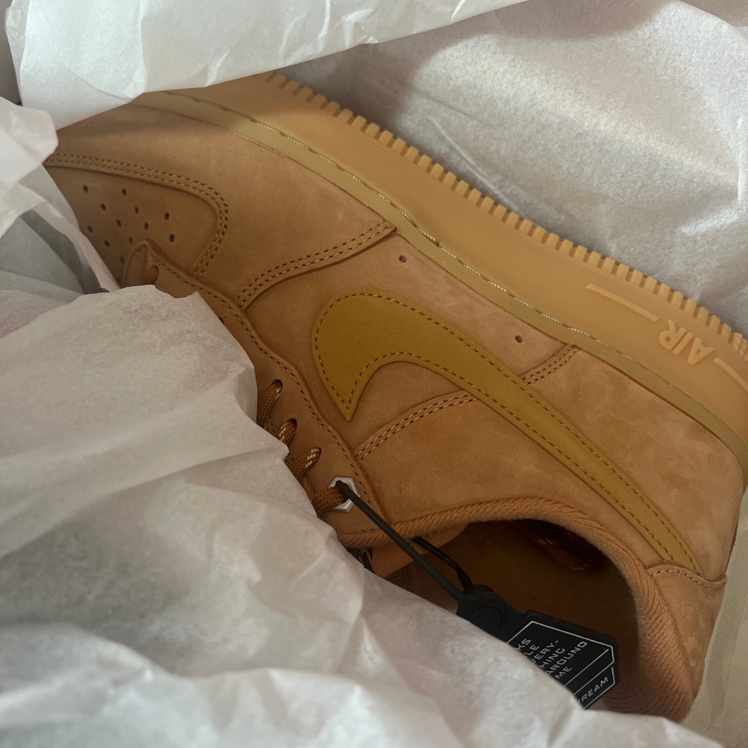 Nike Air Force 1 '07 WB Flax 착용 스타일