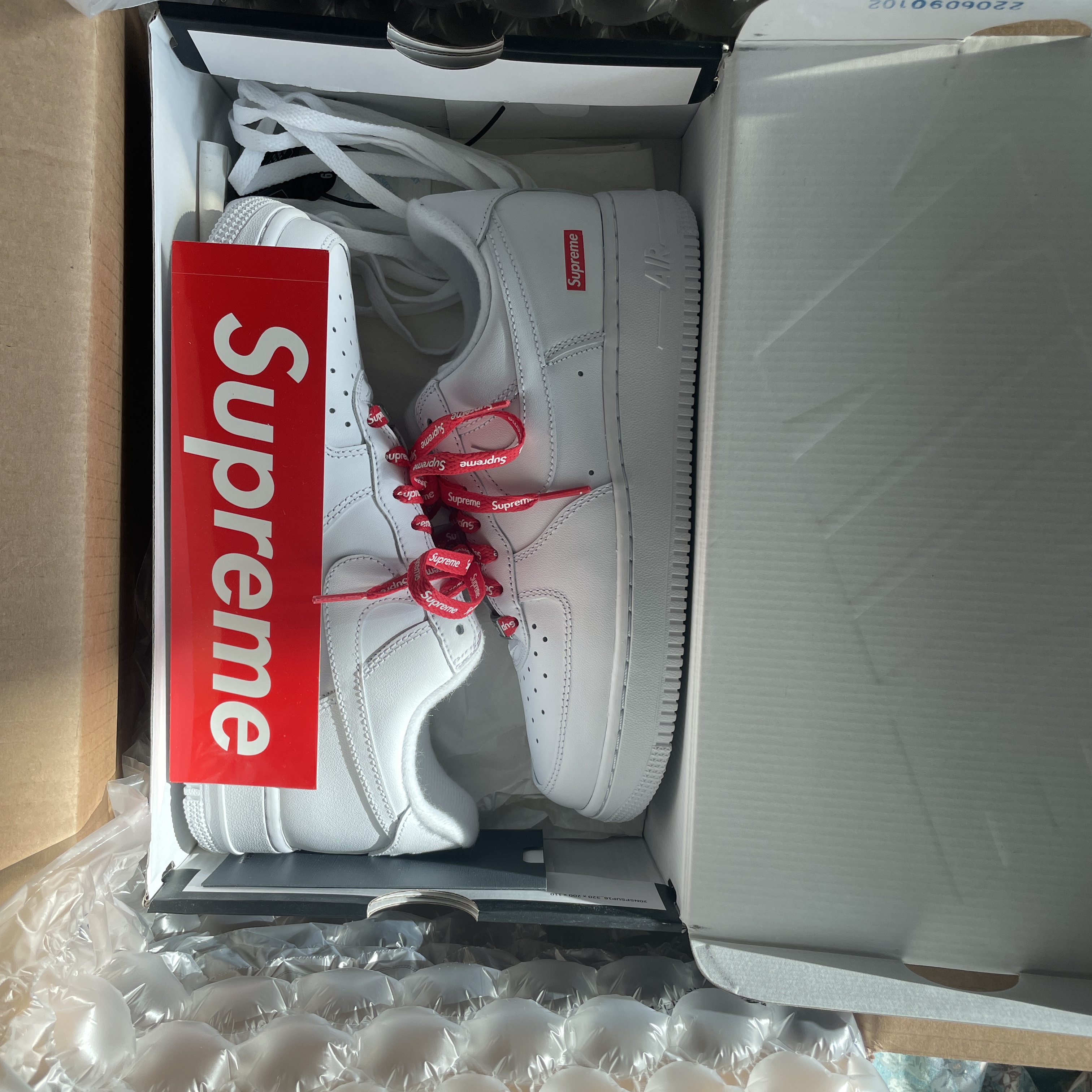 Nike x Supreme Air Force 1 Low White 착용 스타일 - 2