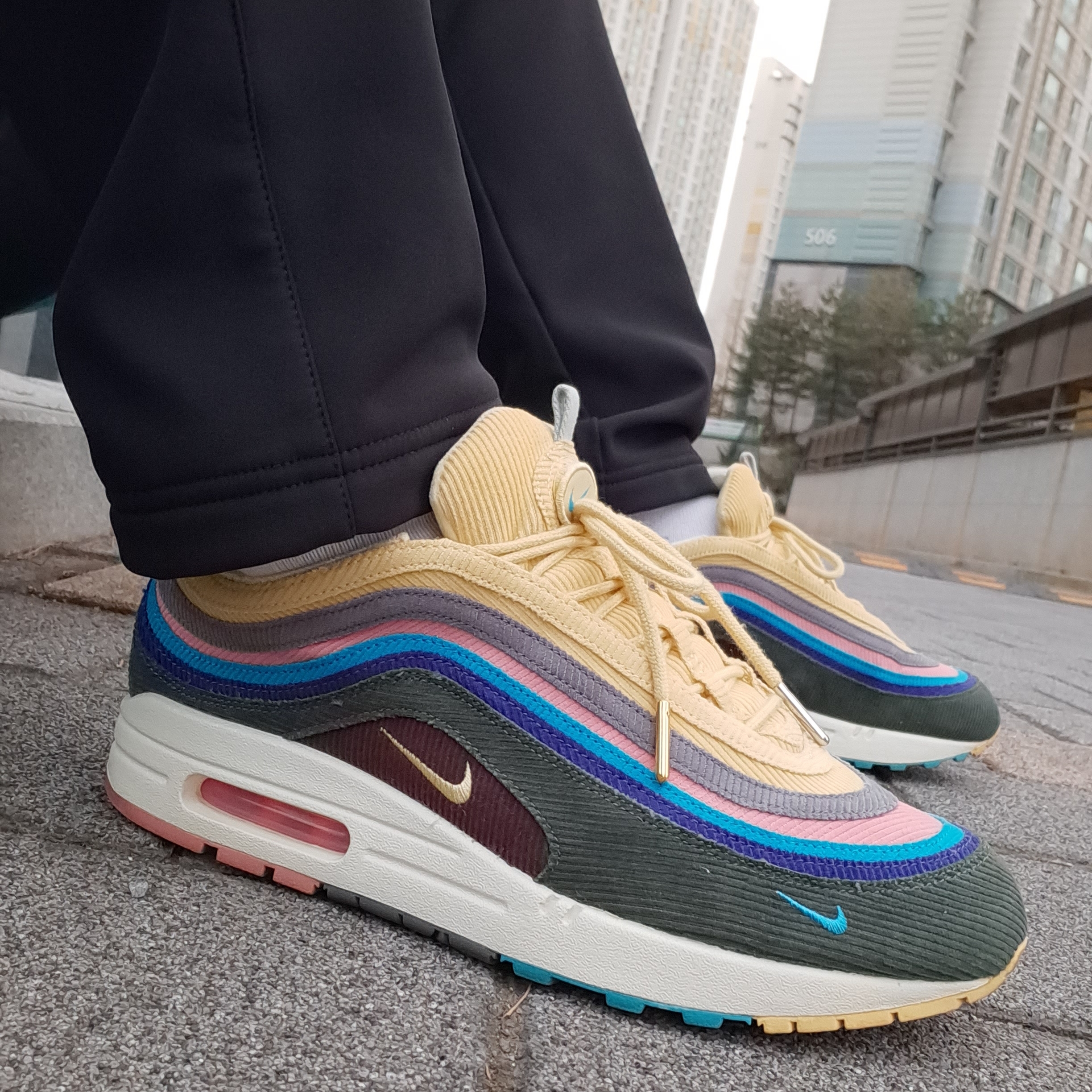 Nike x Sean Wotherspoon Air Max 1/97 착용 스타일